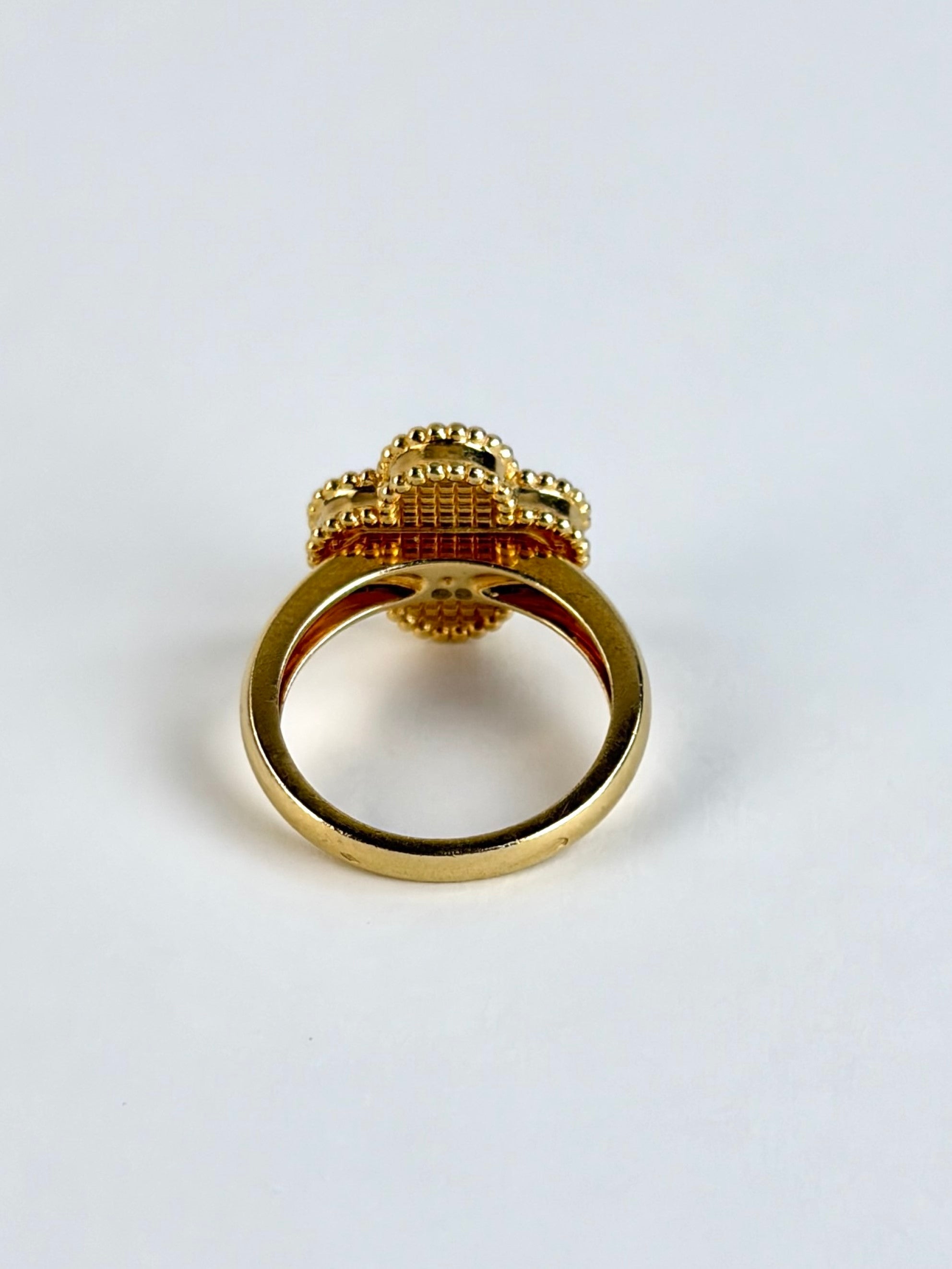 Van Cleef & Arpels Gold Vintage Alhambra ring