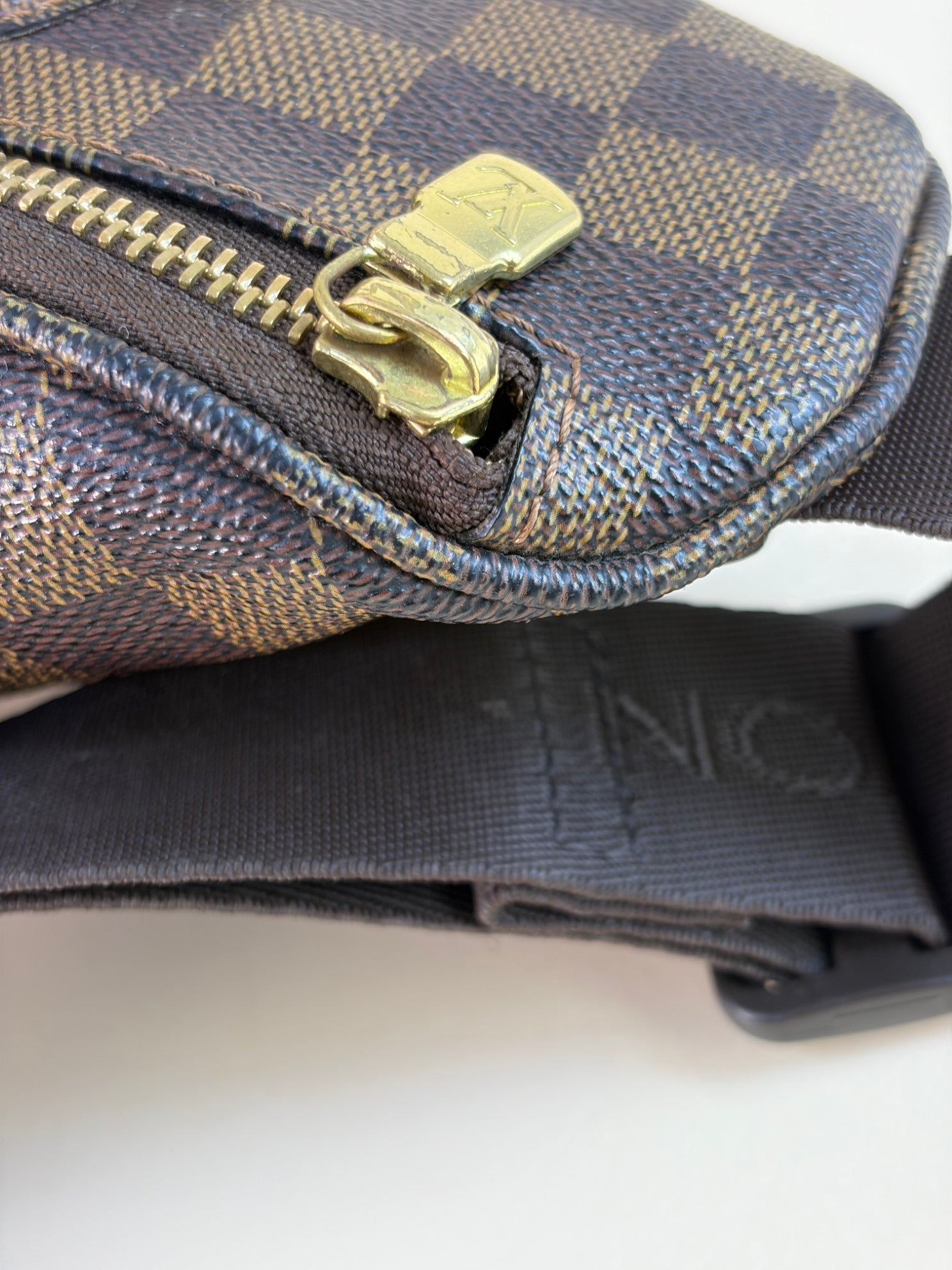 Louis Vuitton Damier Ebene Melville Bumbag