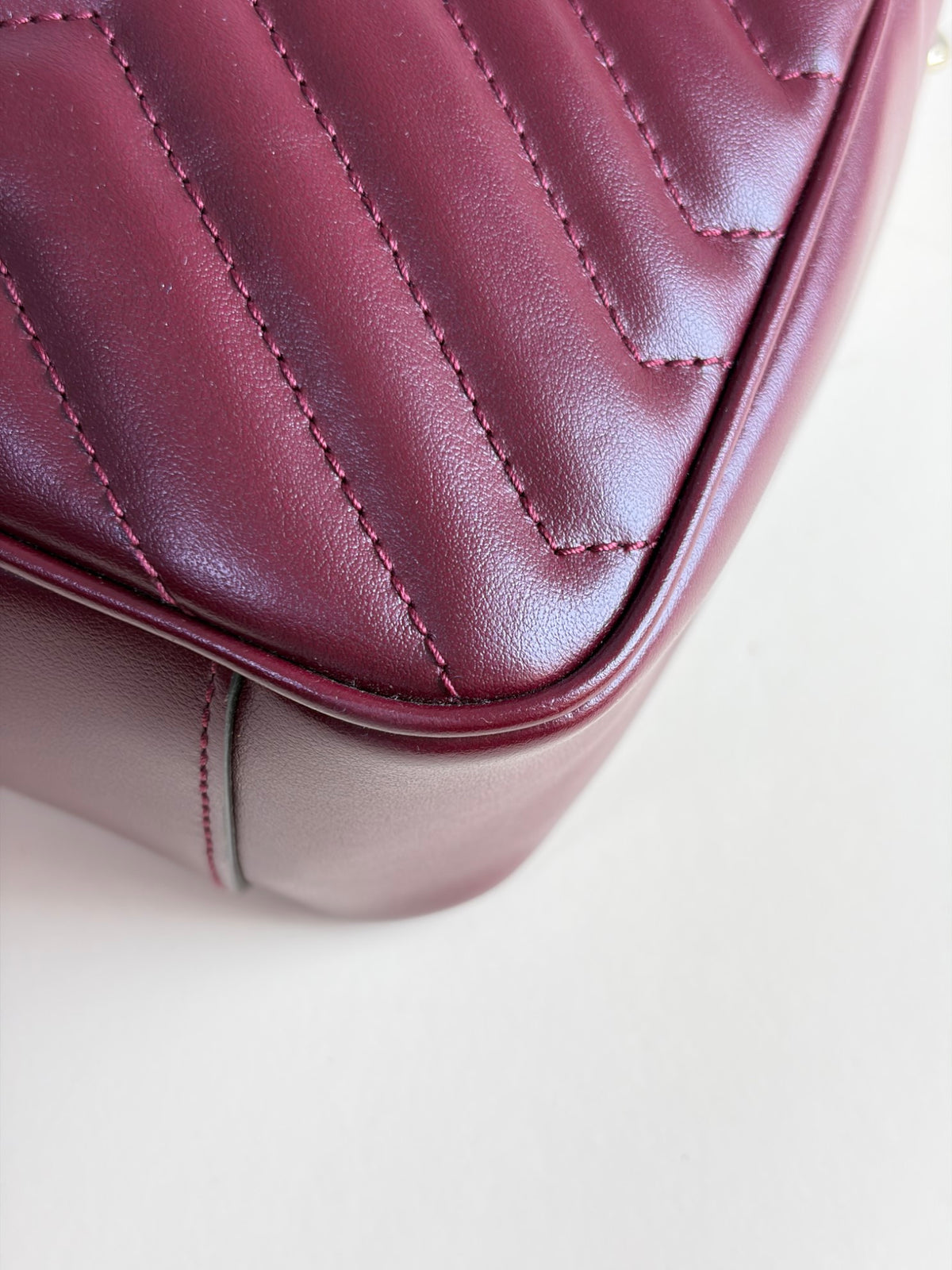 Gucci rosso Ancora red GG Marmont medium shoulder bag