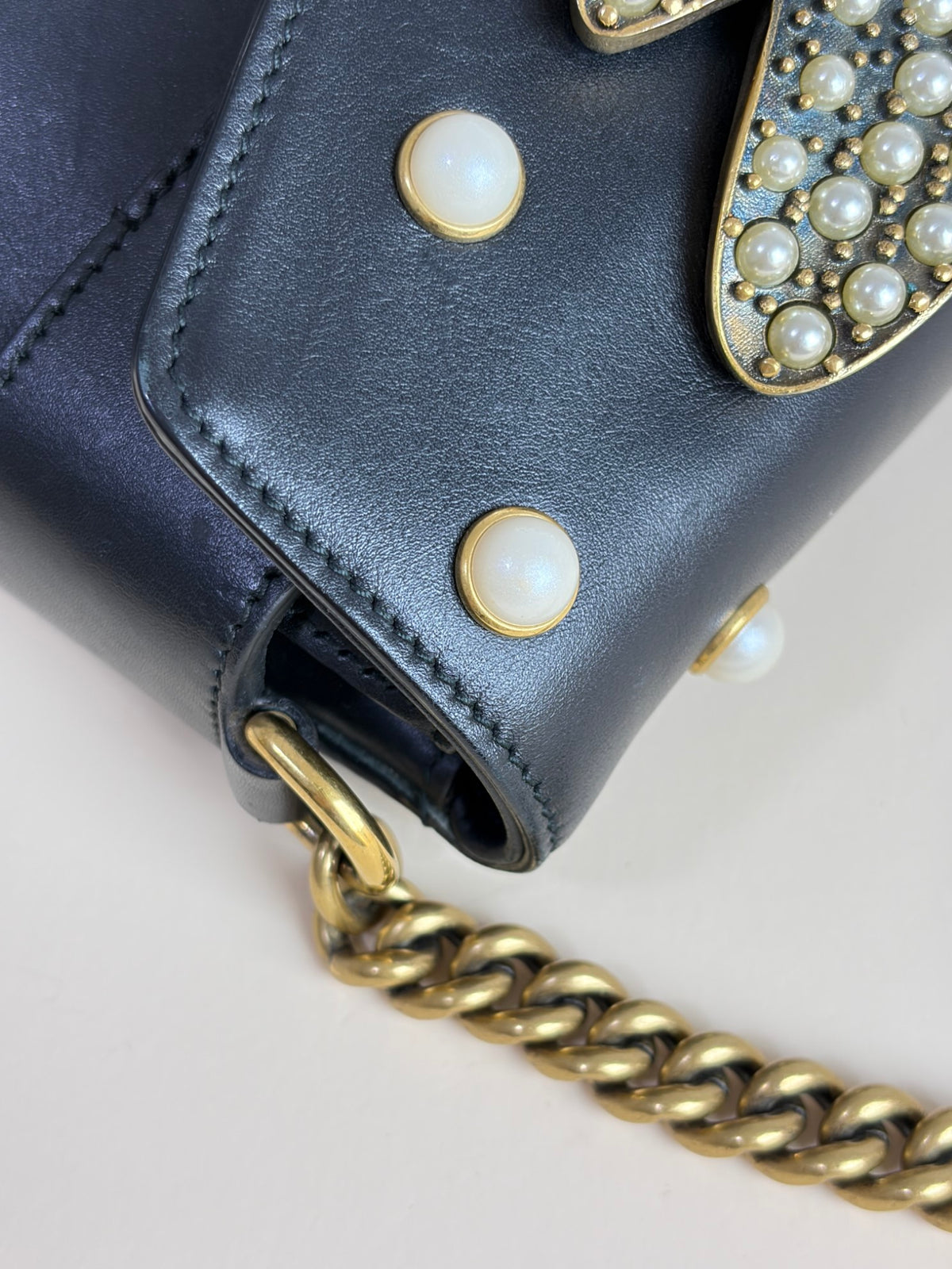 Gucci black leather pearl studded mini Broadway bee shoulder bag