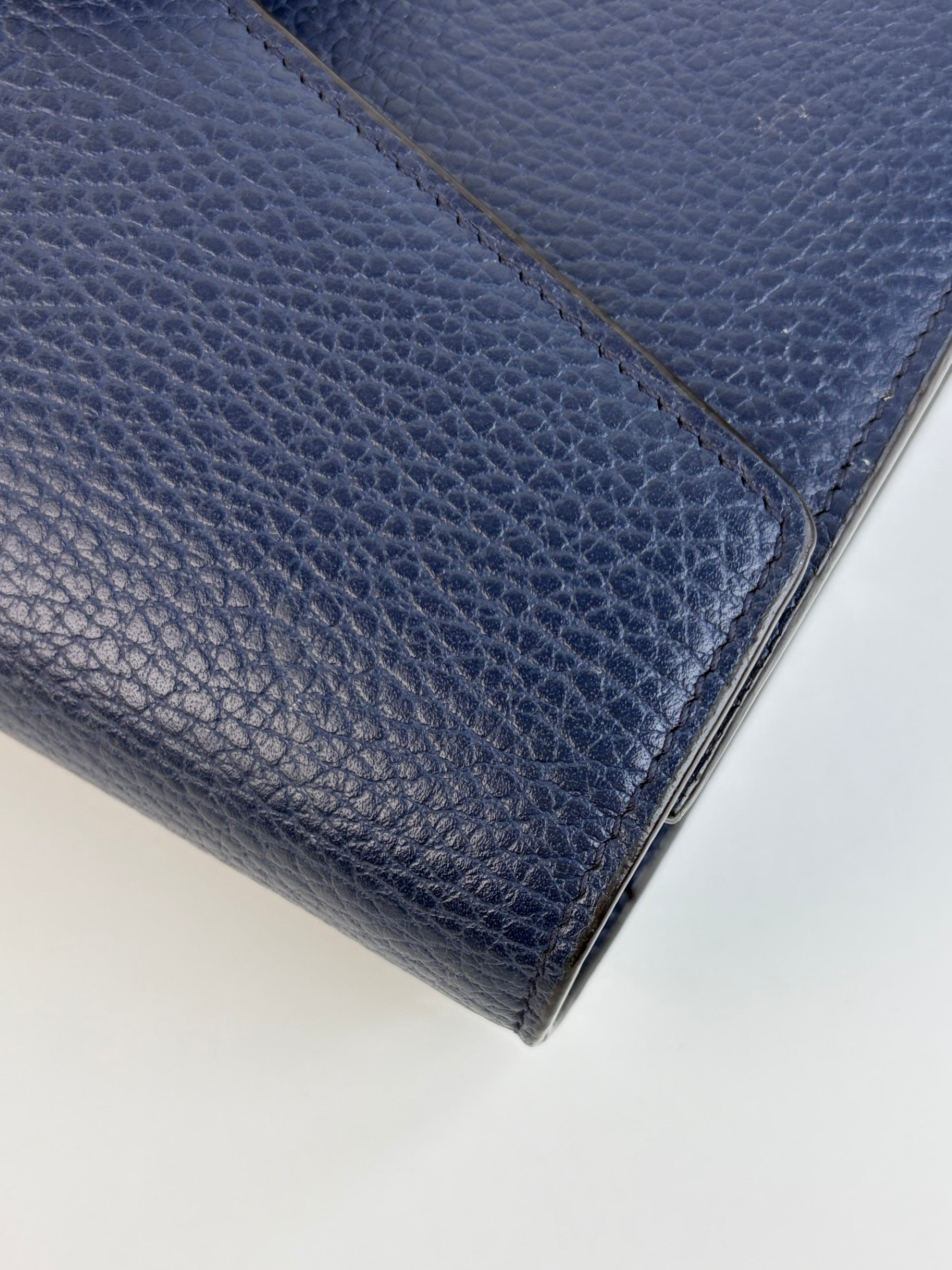 Gucci navy dionysus wallet on chain