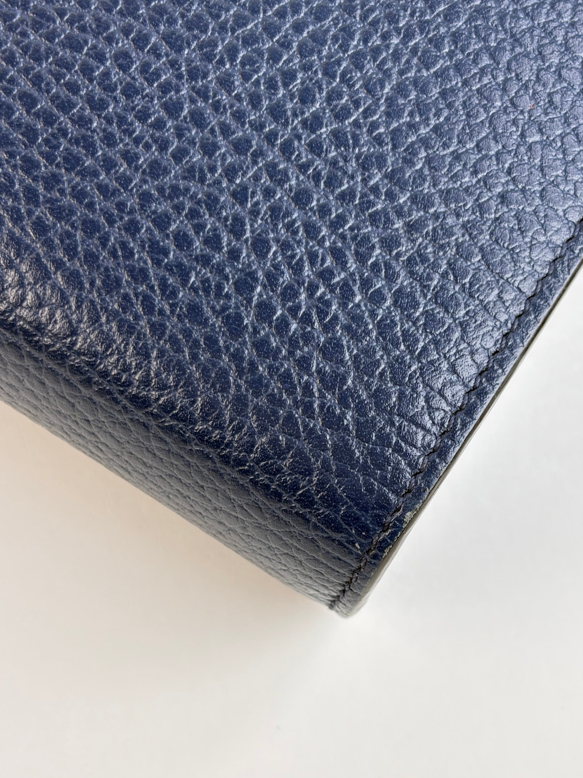 Gucci navy dionysus wallet on chain