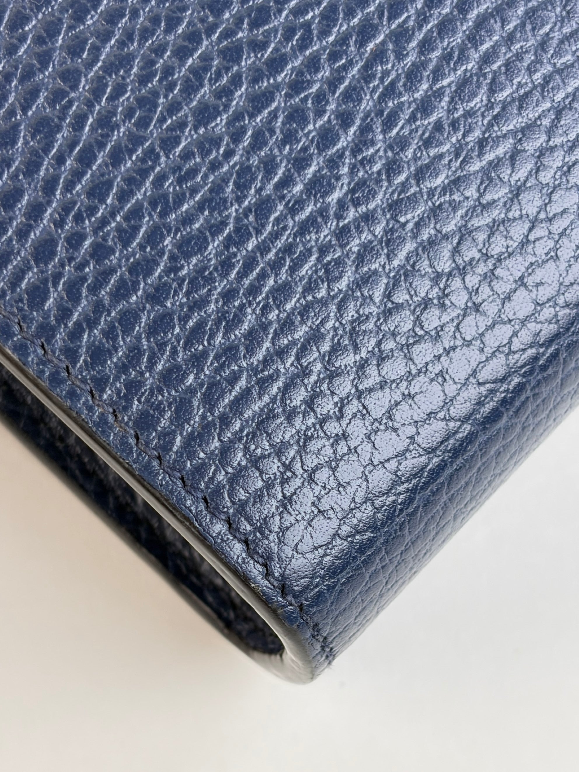 Gucci navy dionysus wallet on chain