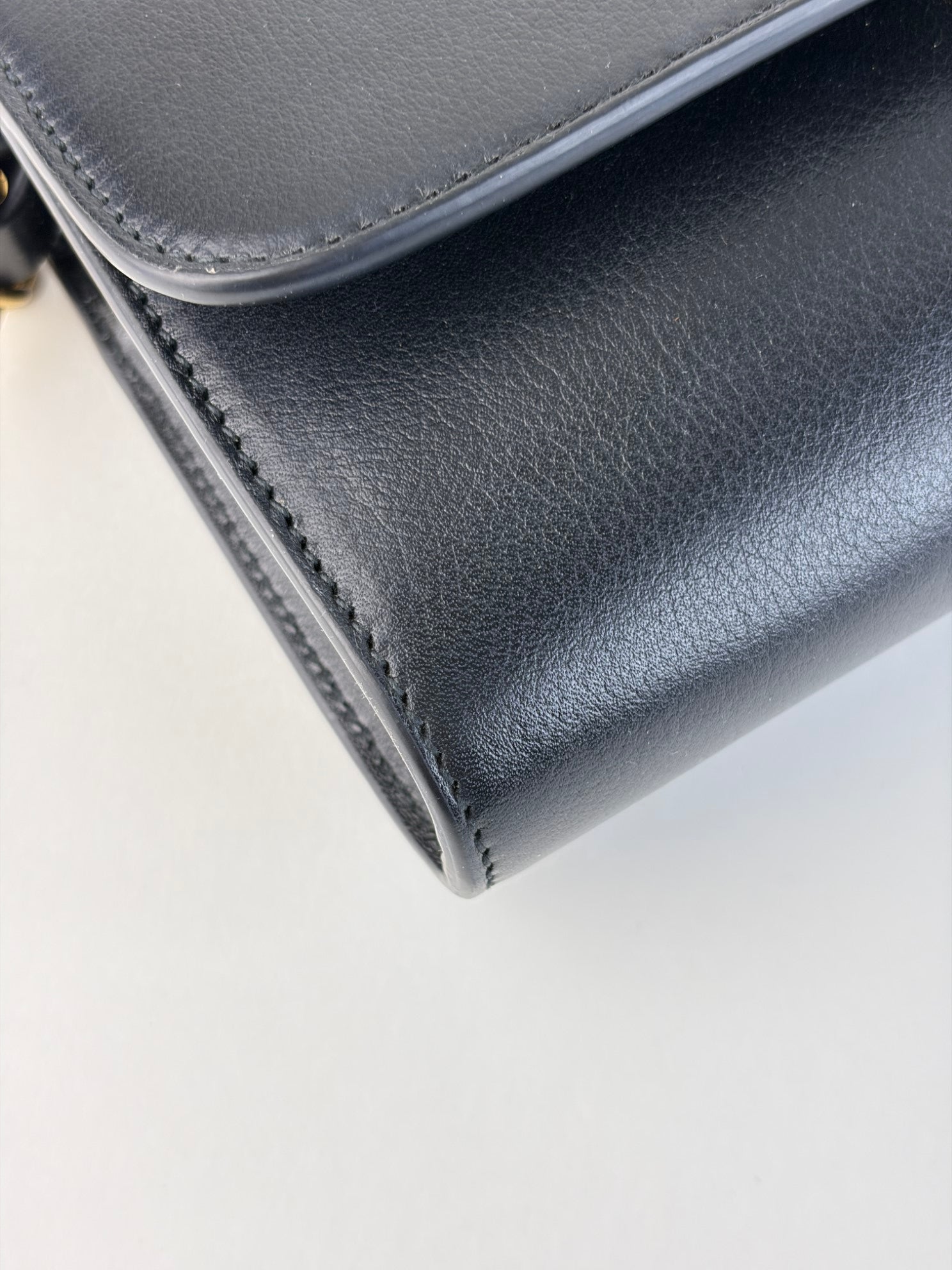 Gucci Black GG mini diana top handle crossbody bag