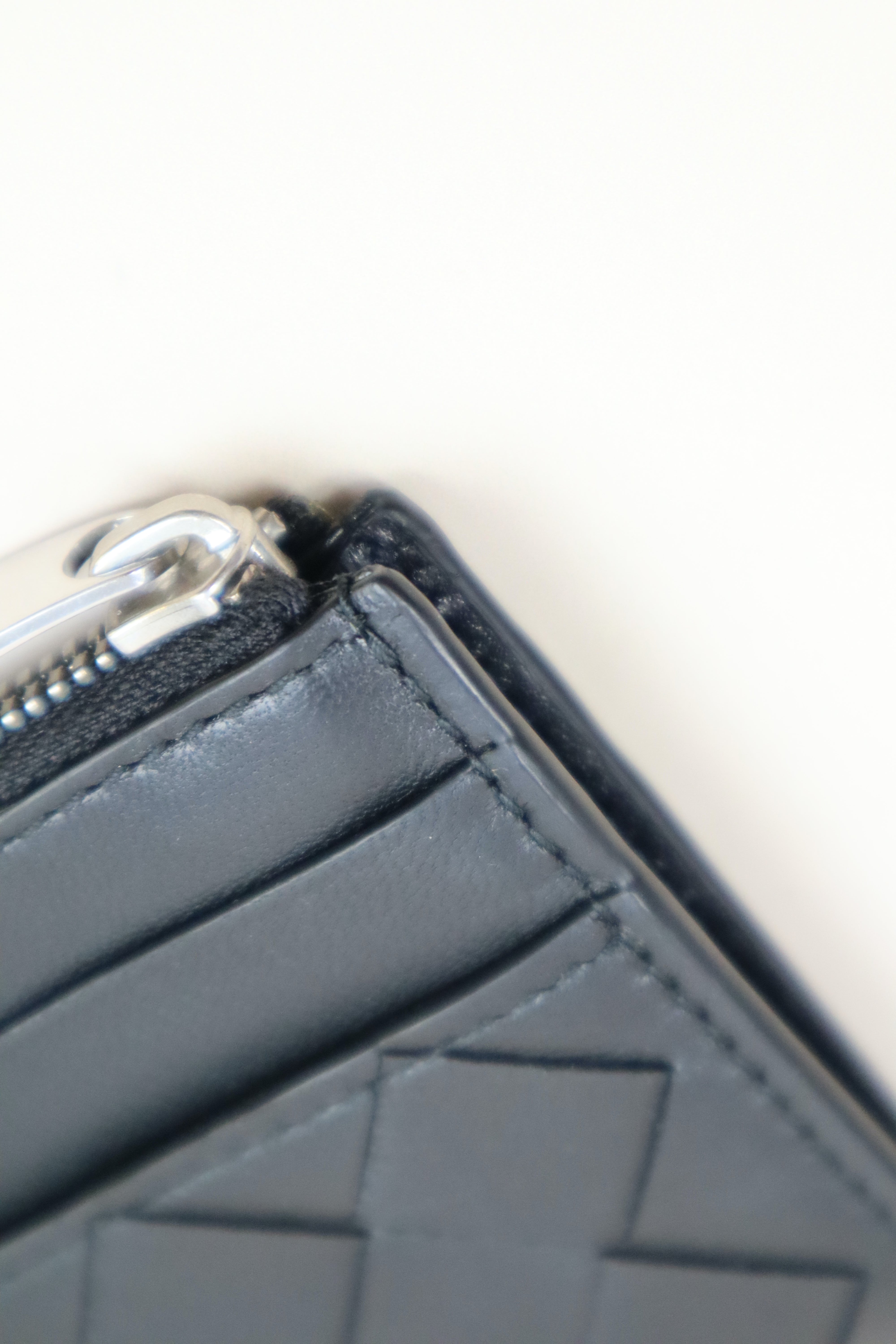 Bottega Veneta Black Intrecciato Zipped Card Case