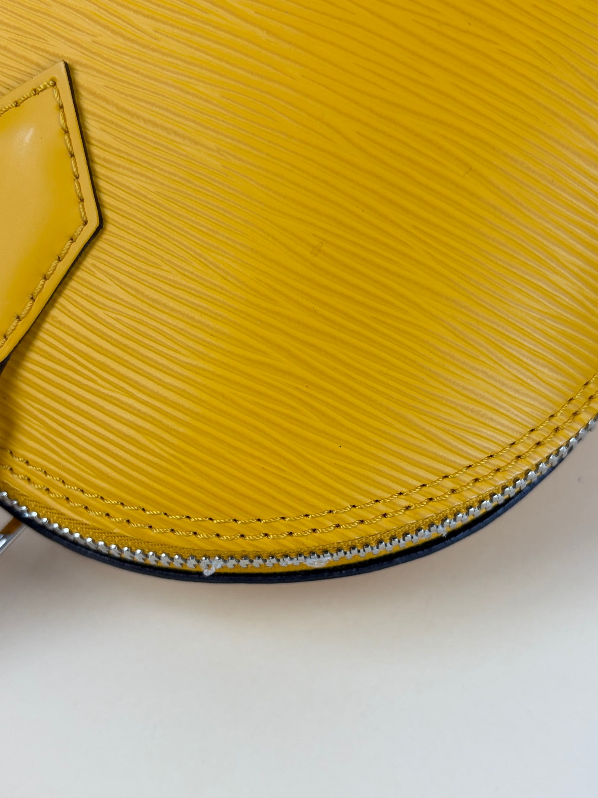 Louis Vuitton yellow Alma epi leather pm