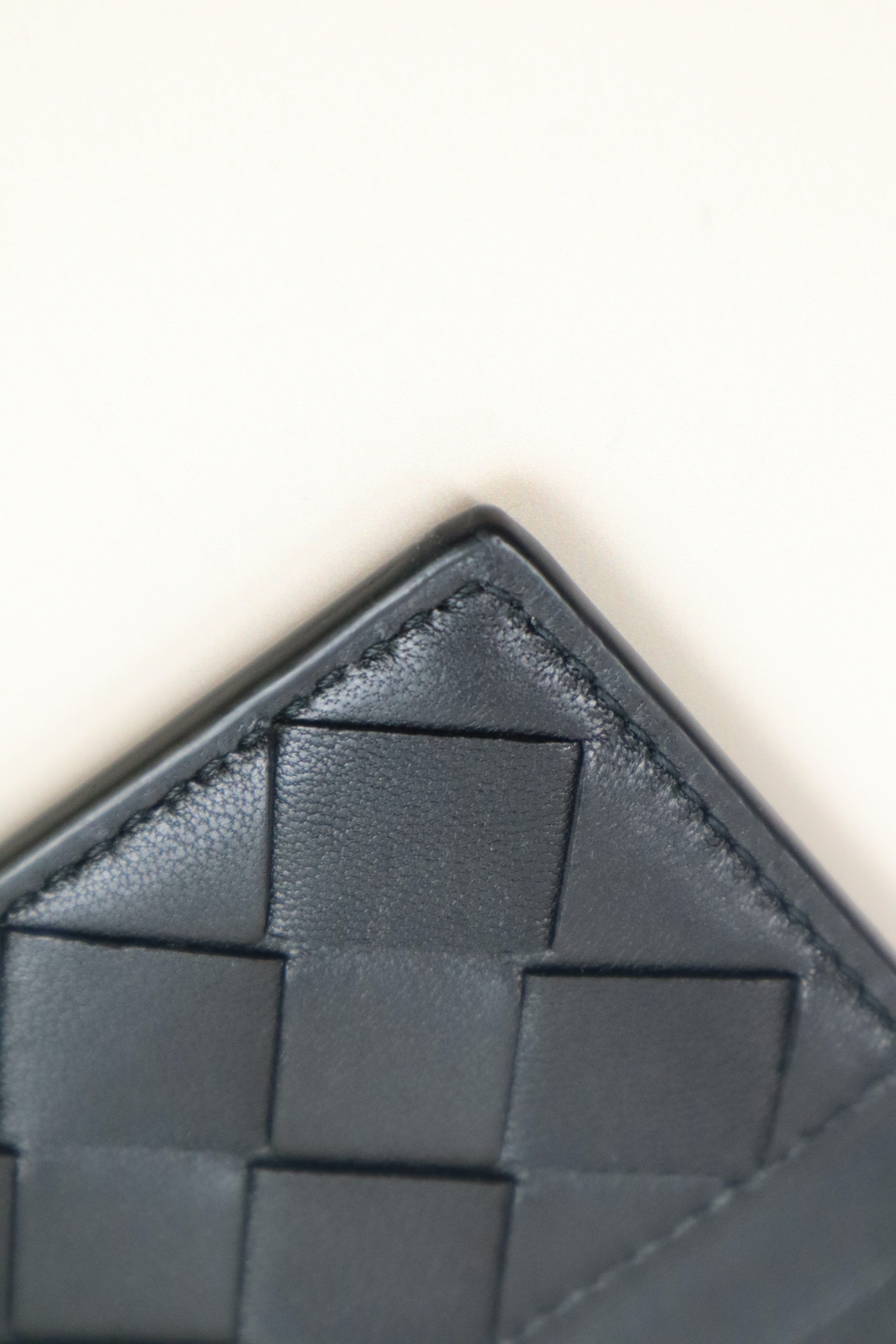 Bottega Veneta Black Intrecciato Zipped Card Case
