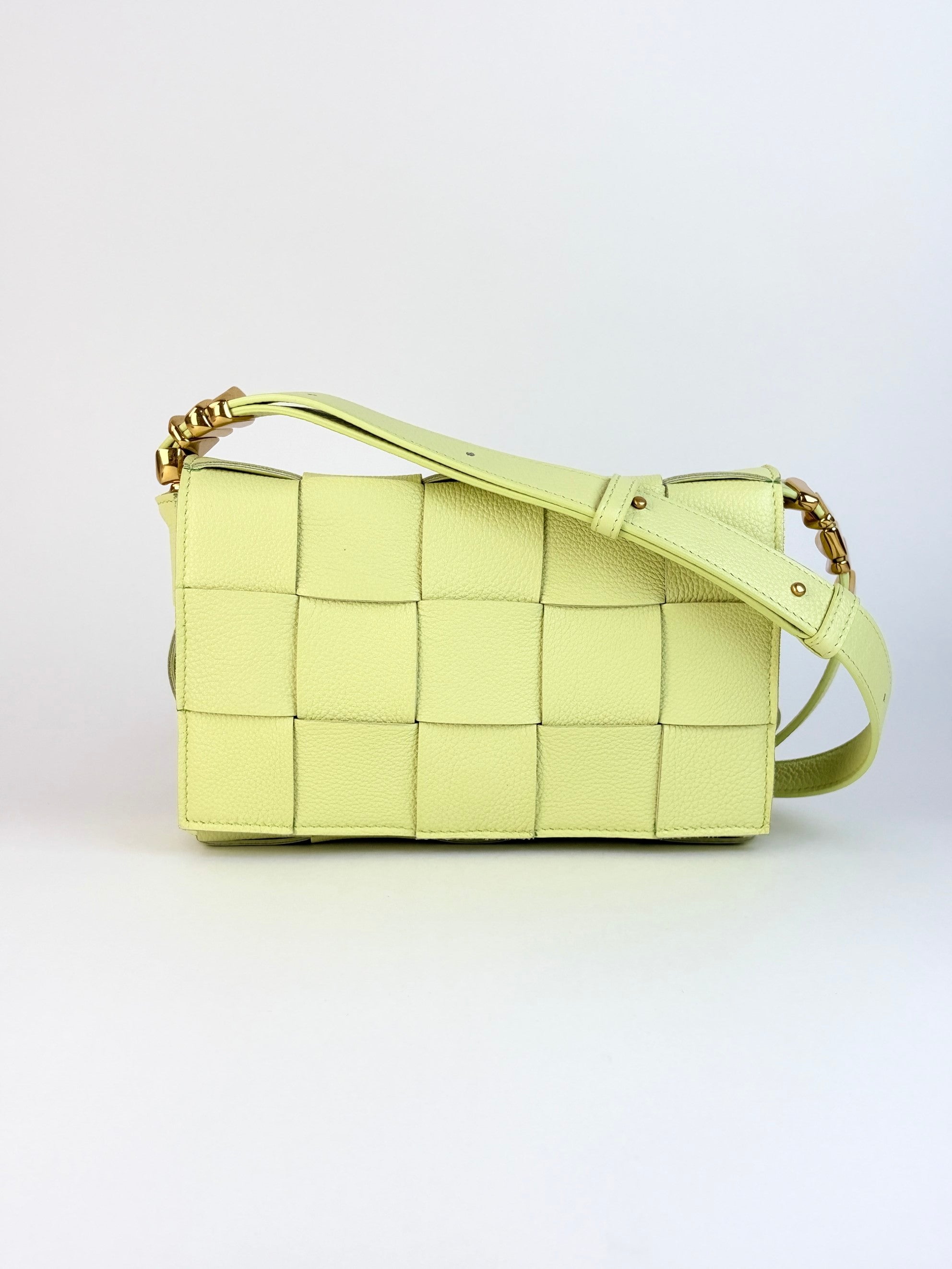 Bottega lemon washed grained calfskin maxi intreccato Veneta Beige Cassette Bag