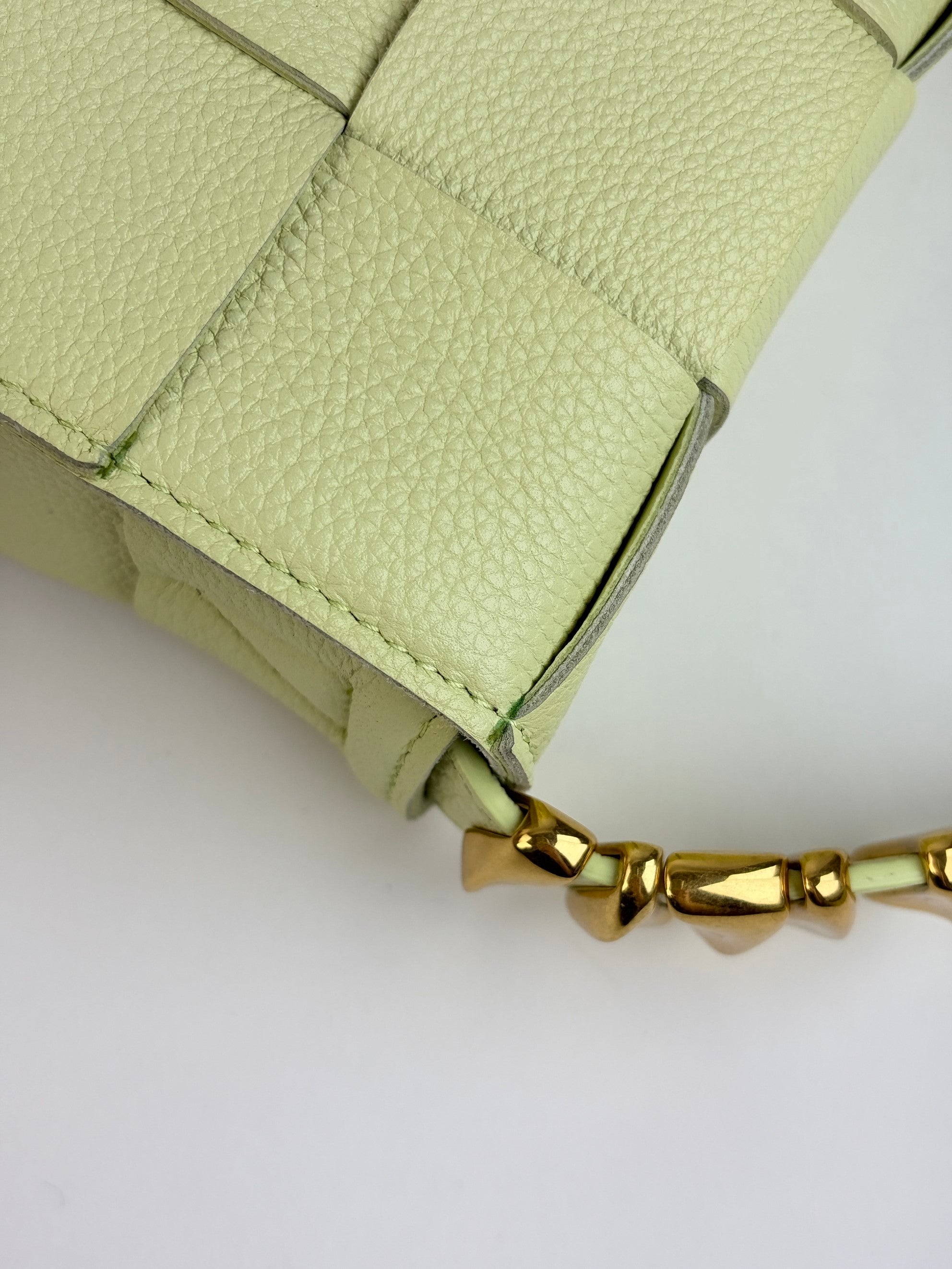 Bottega lemon washed grained calfskin maxi intreccato Veneta Beige Cassette Bag