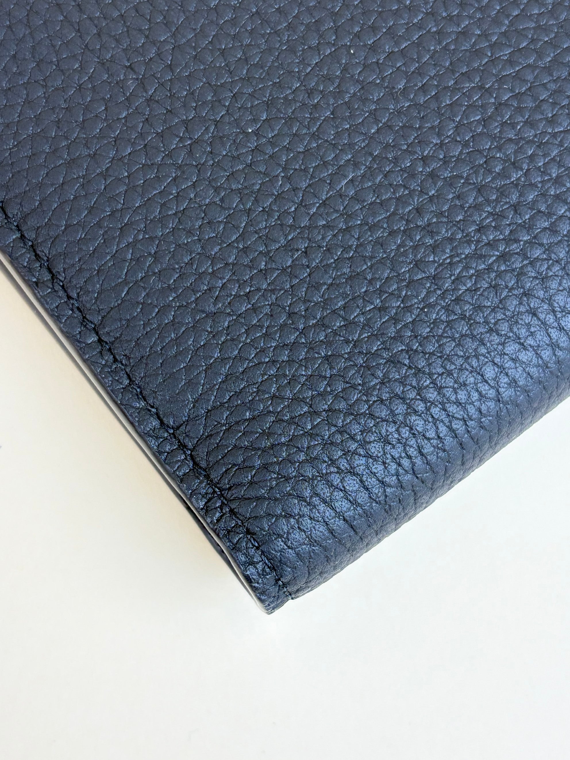 Louis Vuitton Black Multiple calfskin lv aerogram wallet