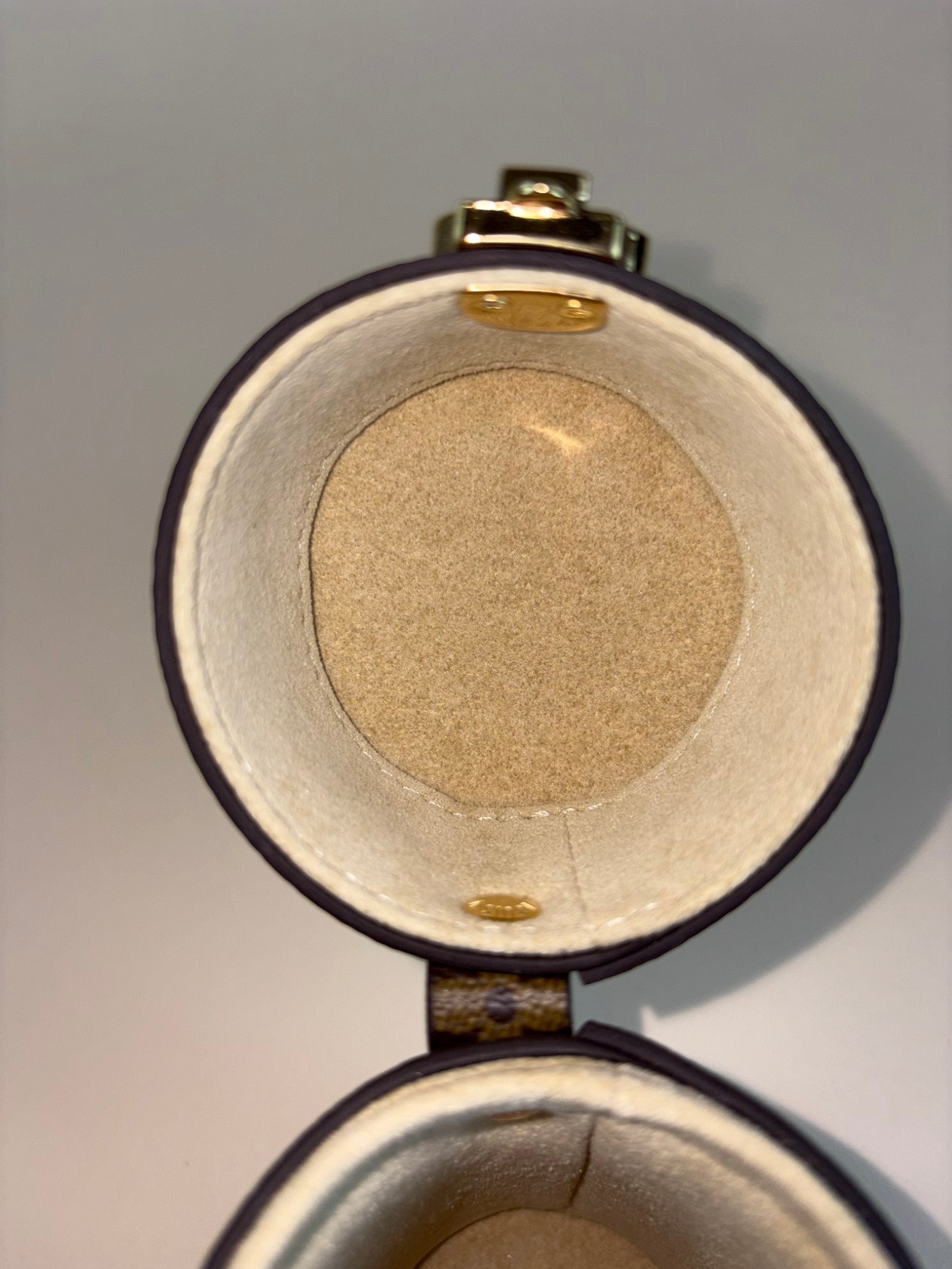 louis Vuitton 100ml travel case monogram