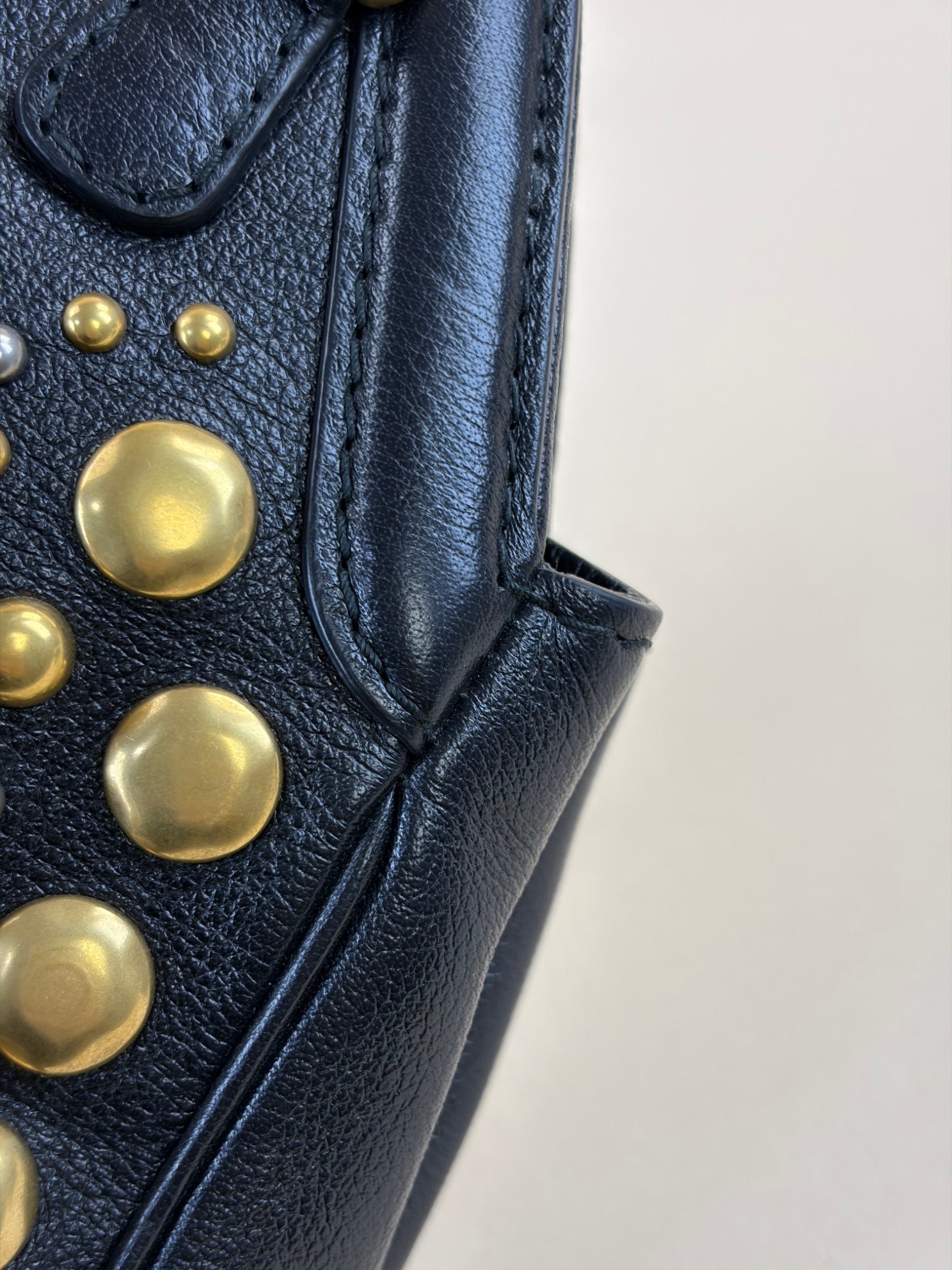 GUCCI studded smeare- Bella black