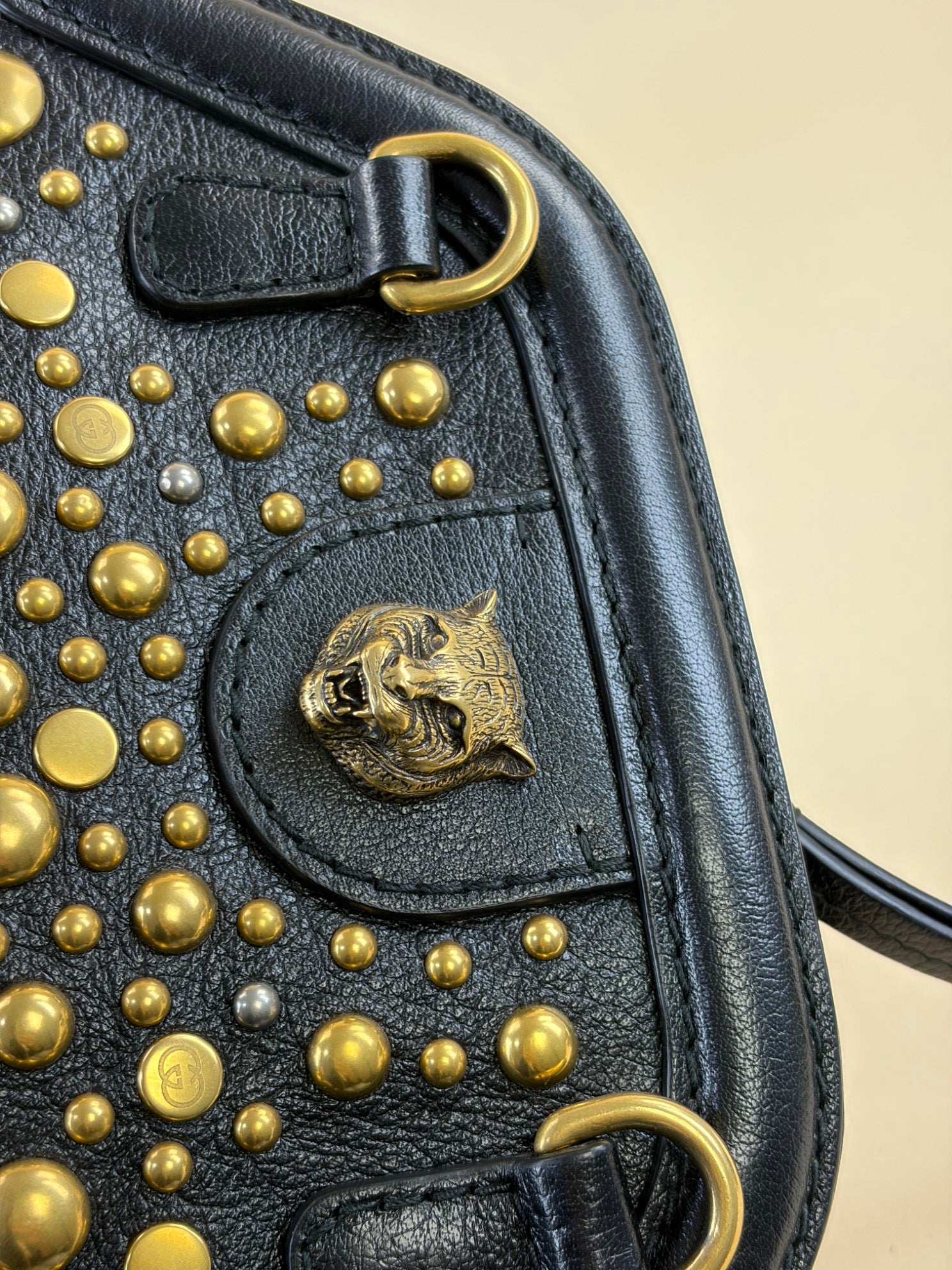 GUCCI studded smeare- Bella black