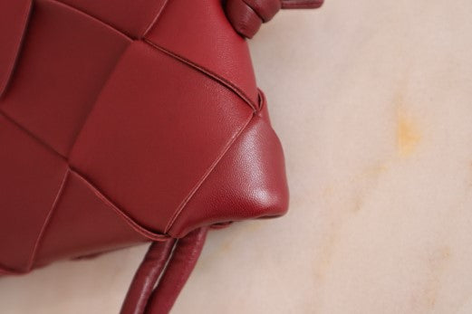 Bottega Veneta Burgundy Intrecciato Clasp Bucket Bag