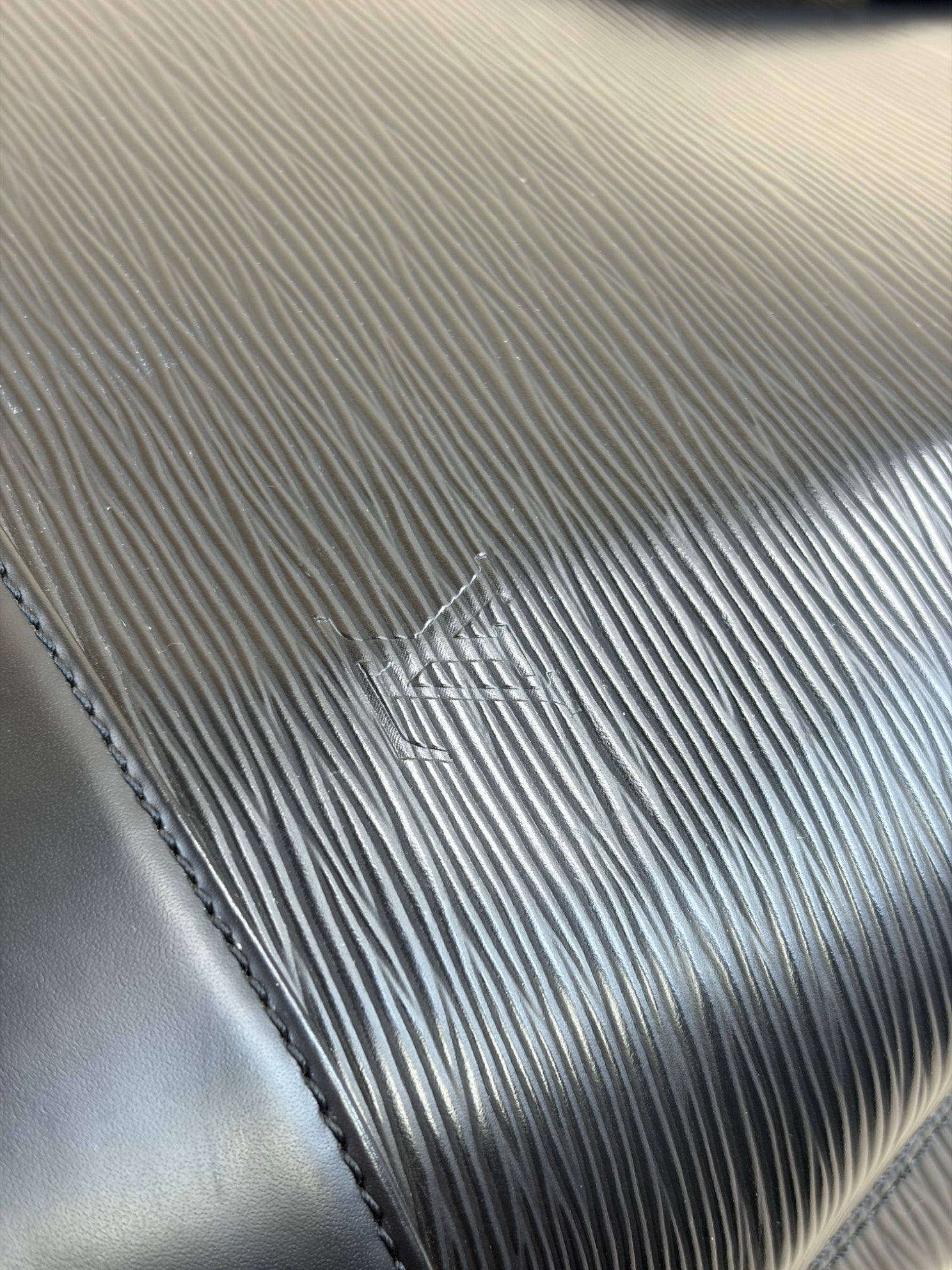 LOUIS VUITTON Mirabeau GM black epi