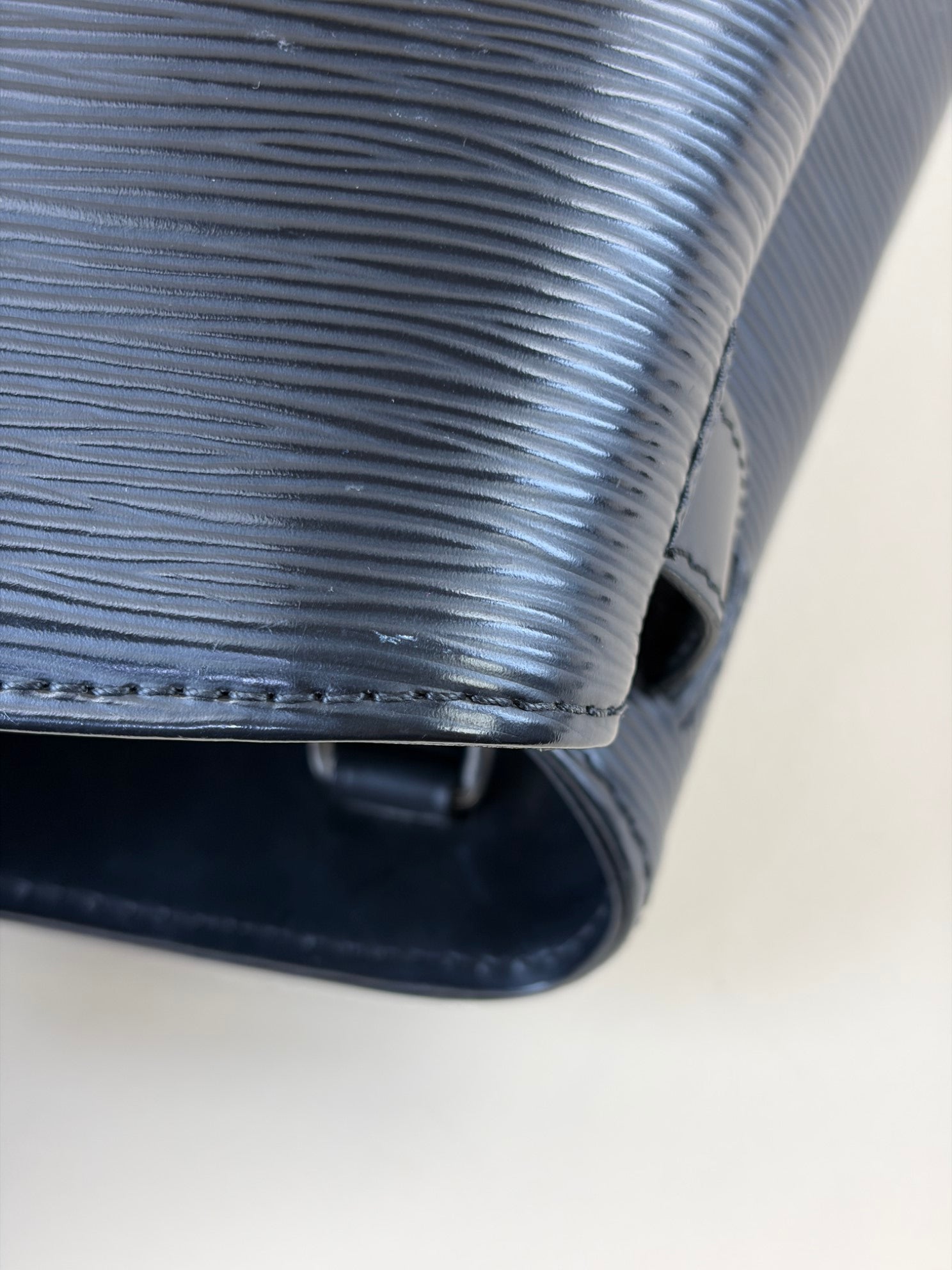 LOUIS VUITTON Mirabeau GM black epi