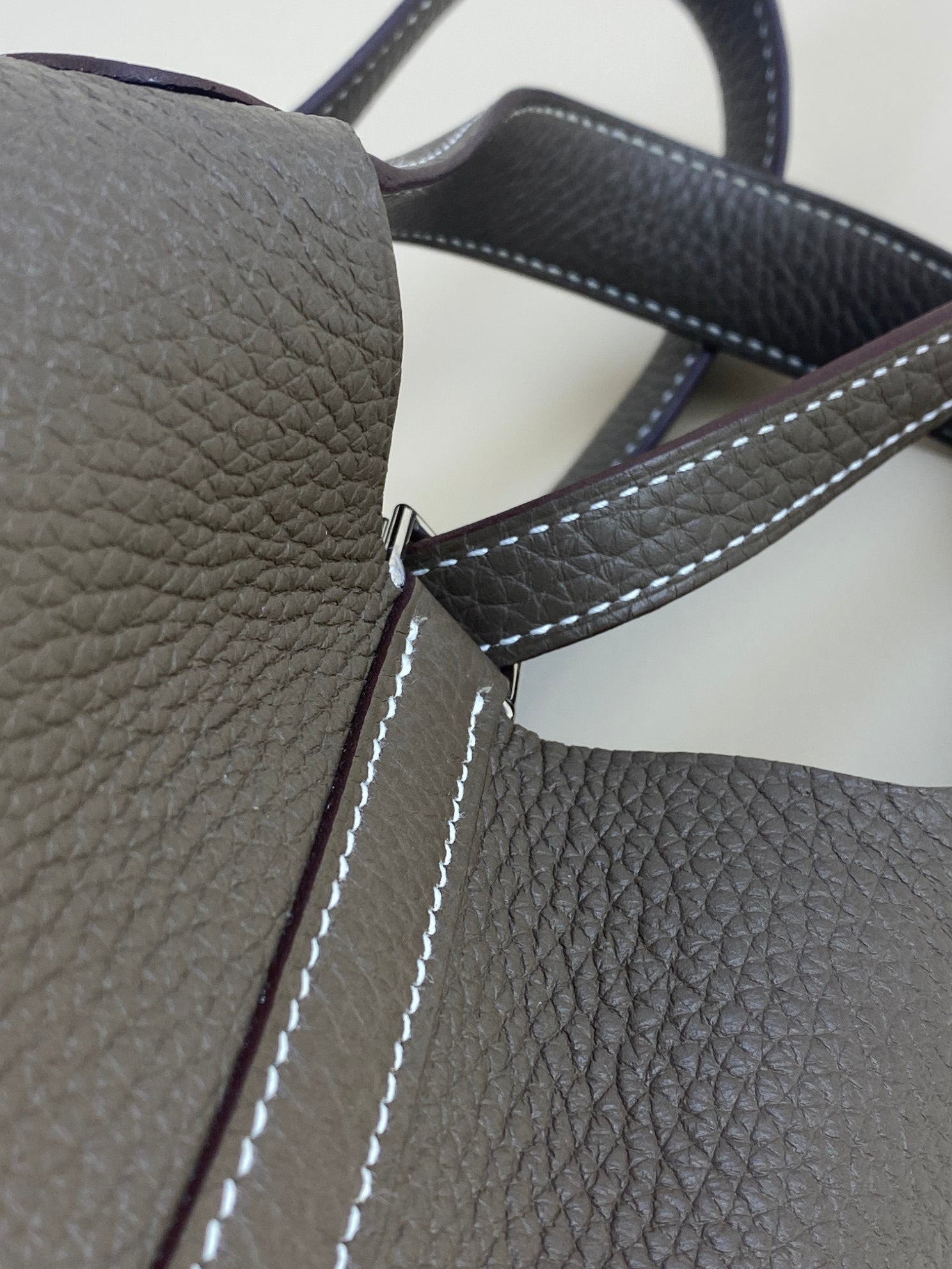 Hermes Etoupe Picotin 18 Bag