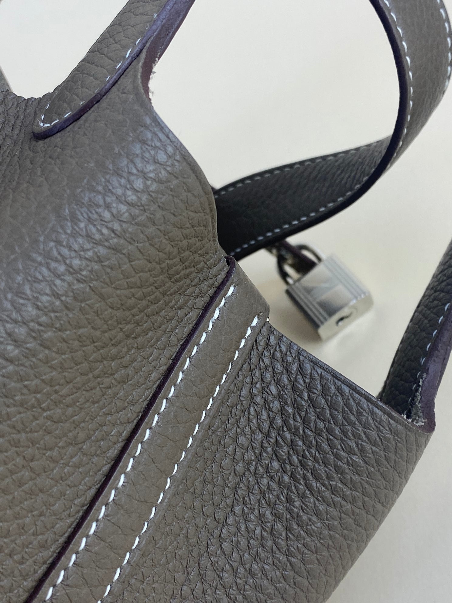 Hermes Etoupe Picotin 18 Bag