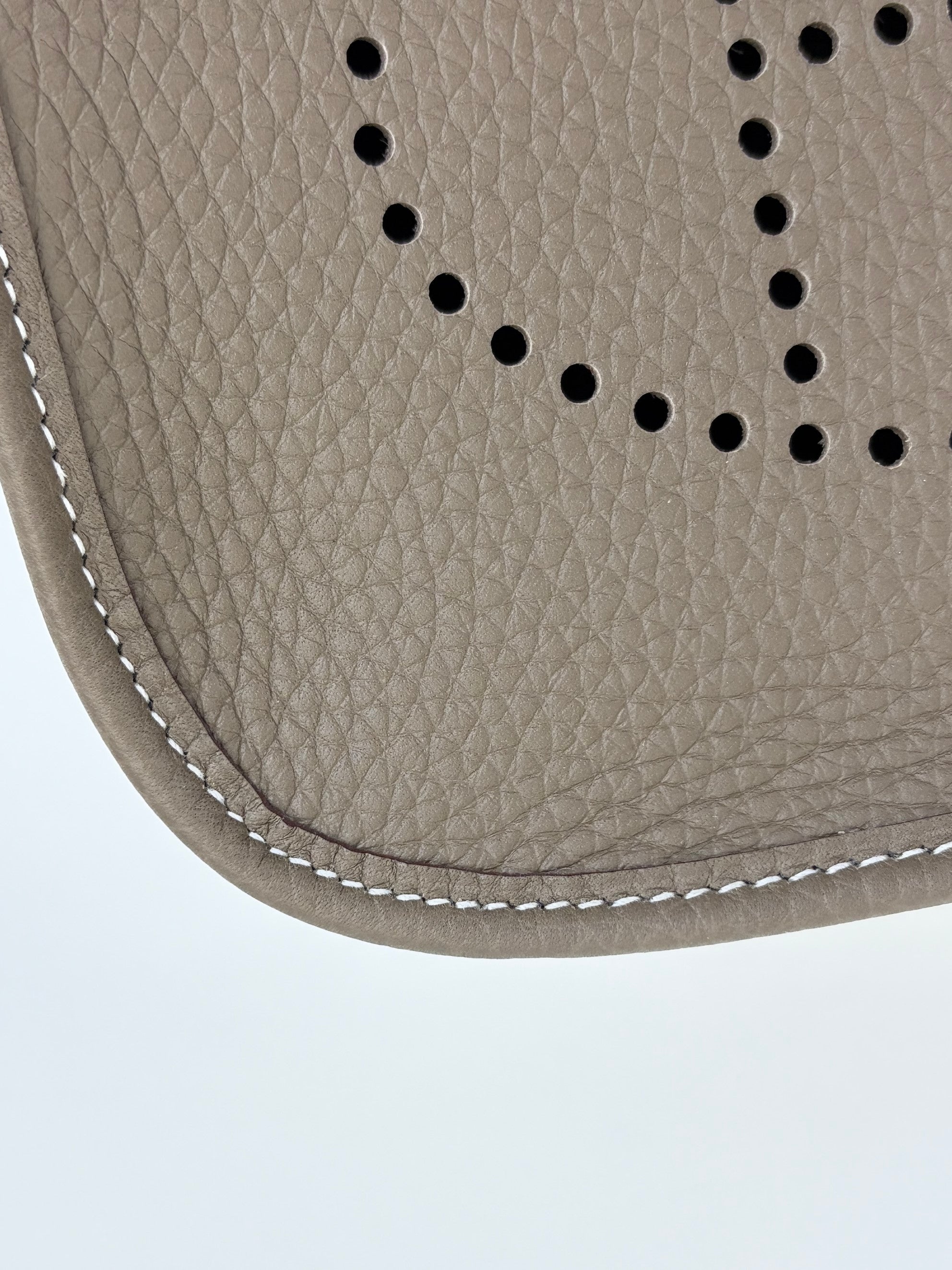 Hermes Etoupe taurillon Clemence leather Evelyne 16 amazone bag