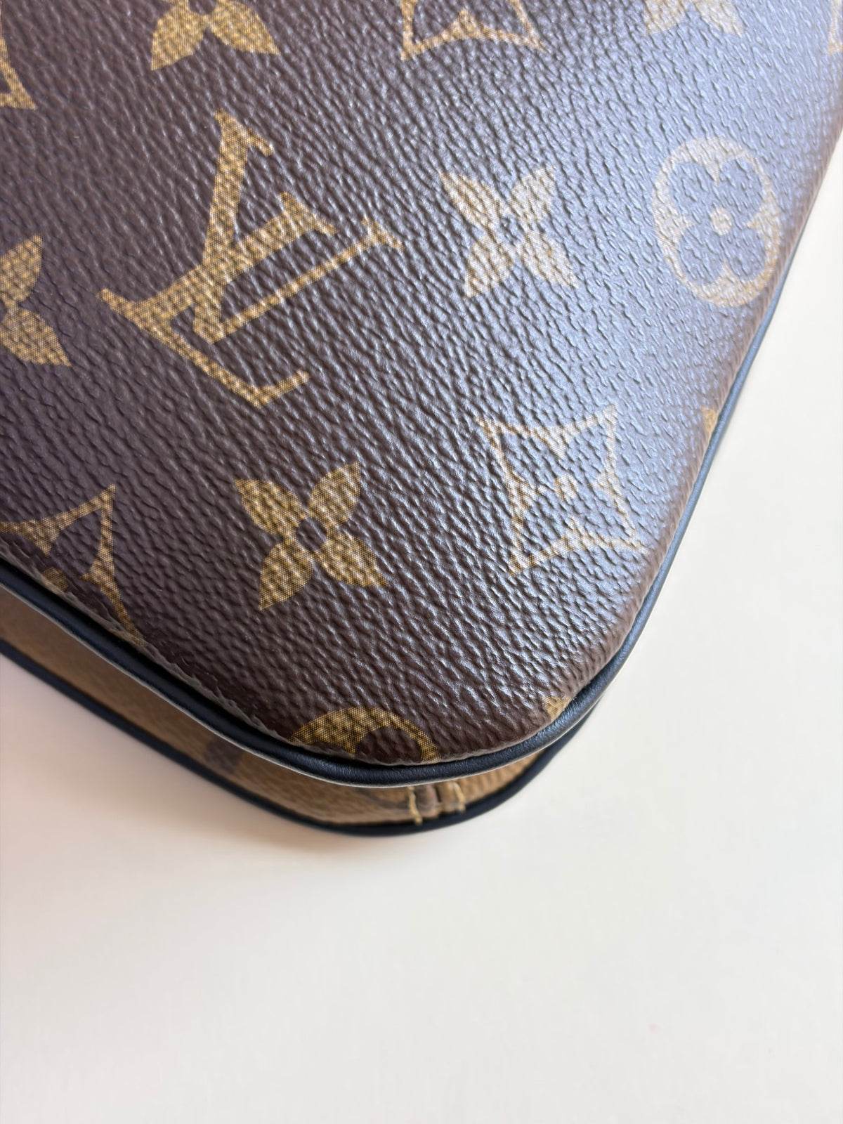Louis Vuitton monogram reverse canvas black/ leather lv twinny