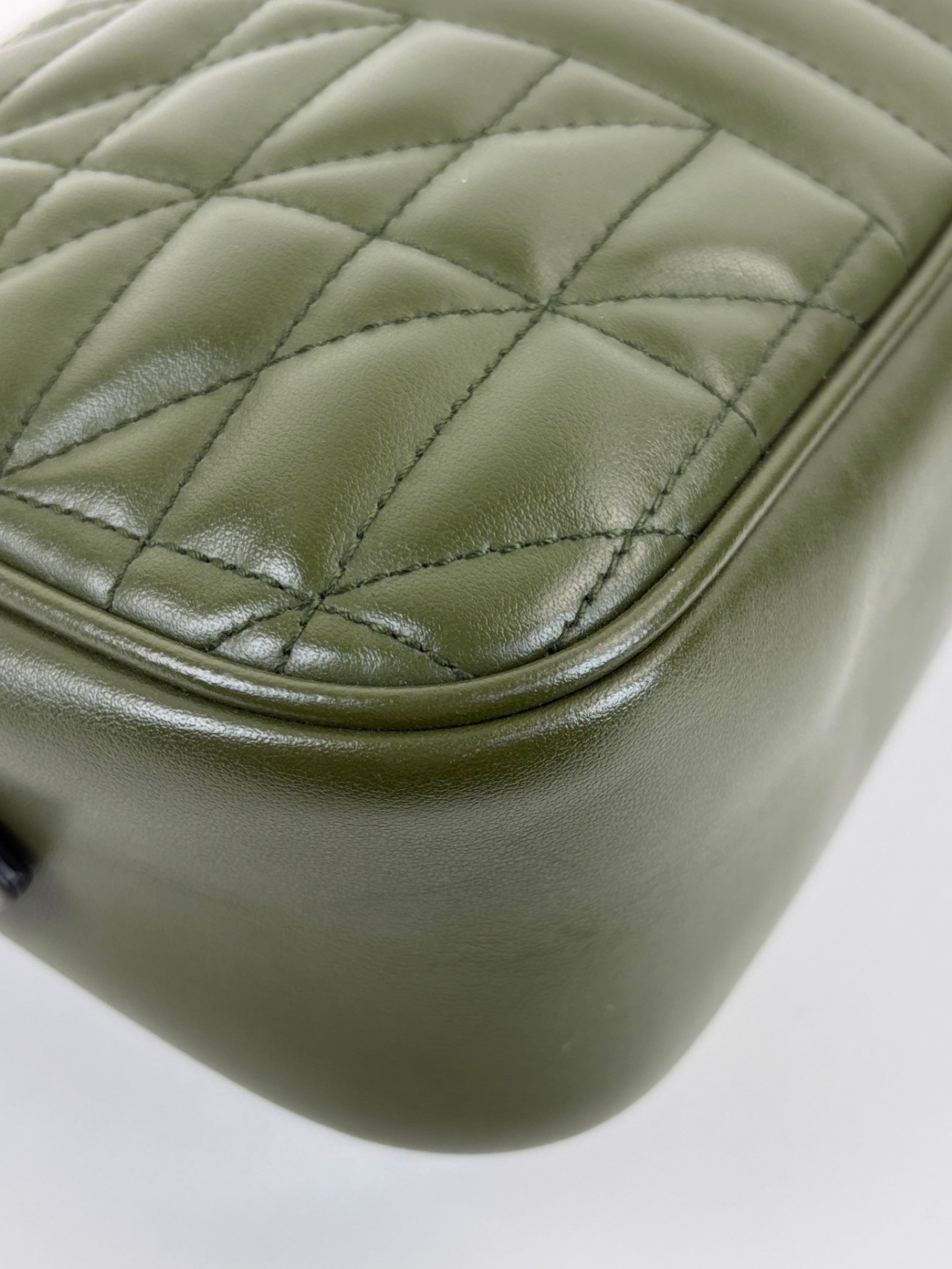 Gucci olive marmont matelasse camera cross body