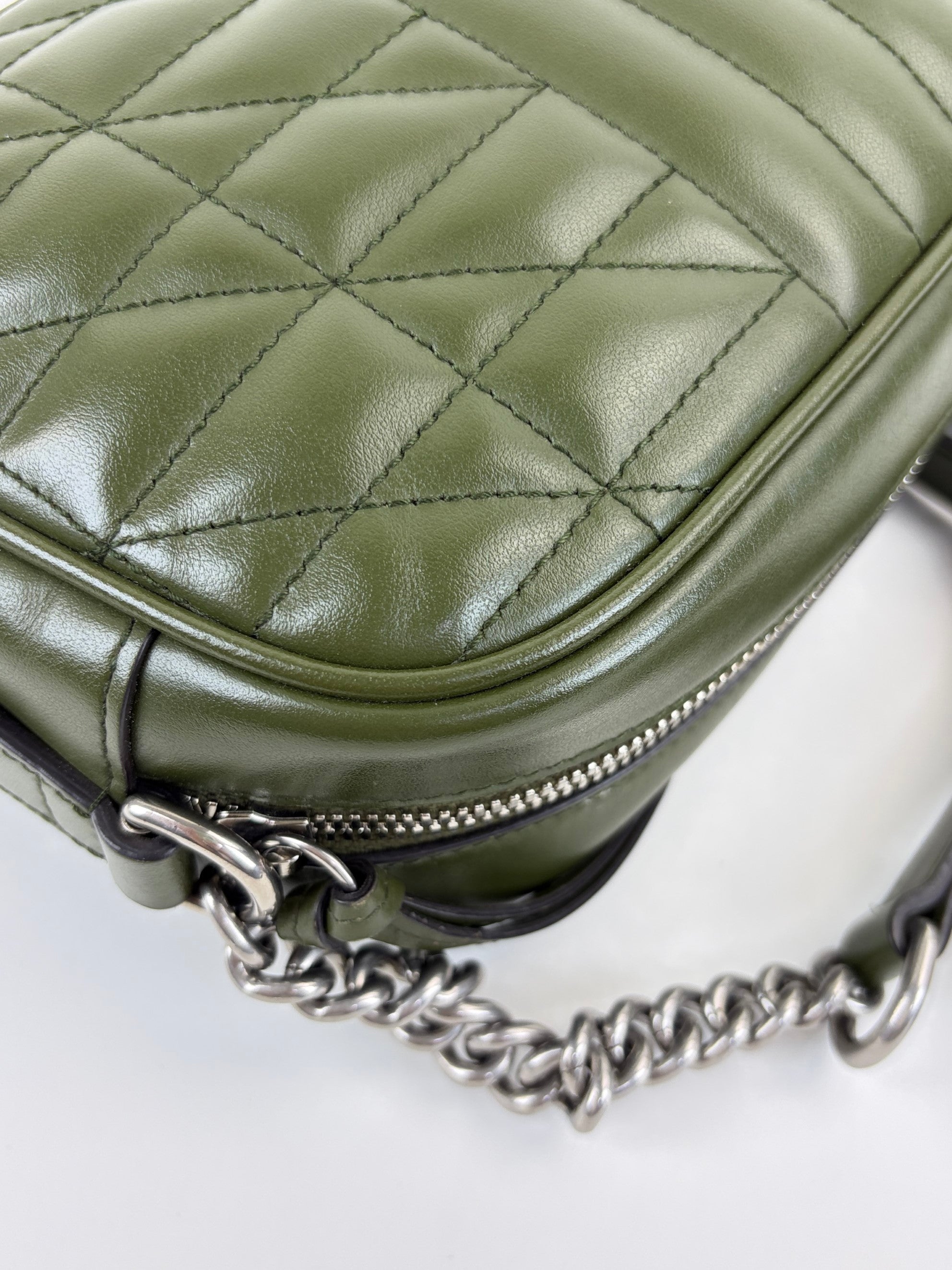 Gucci olive marmont matelasse camera cross body