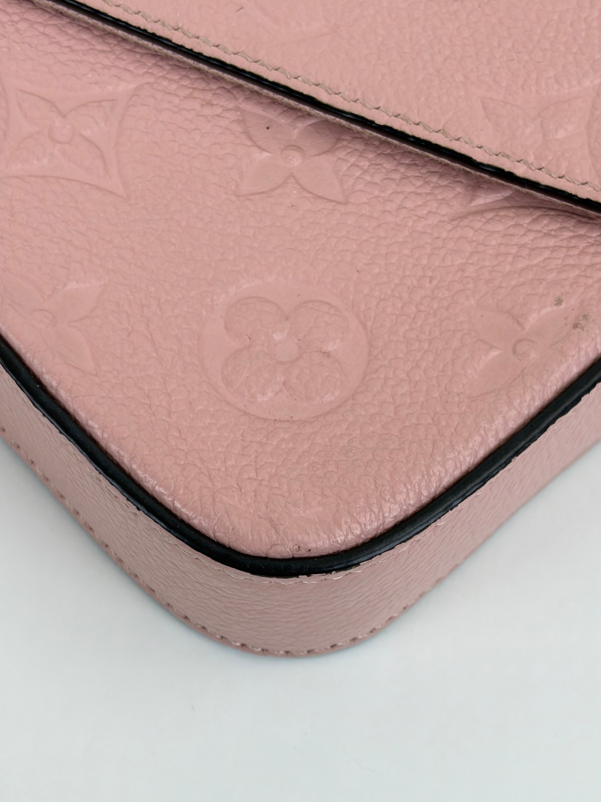 Louis Vuitton Pouder pink monogram empriente leather Felicie pochette