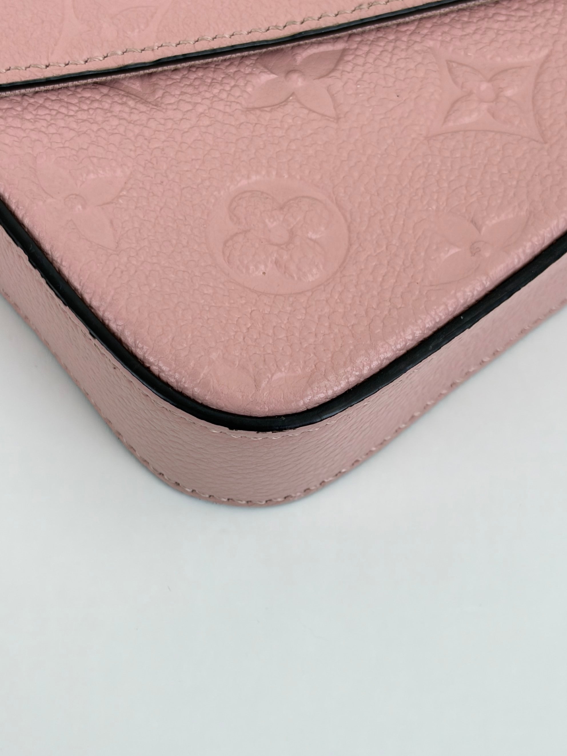 Louis Vuitton Pouder pink monogram empriente leather Felicie pochette
