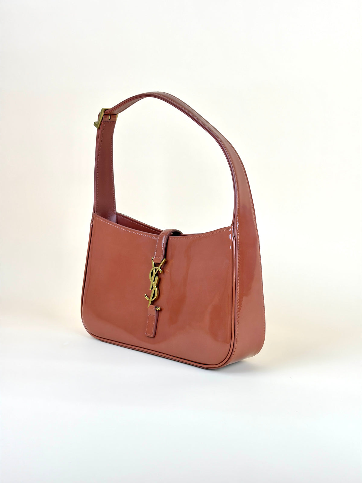 YSL mild rose patent leather LE5A7 hobo bag