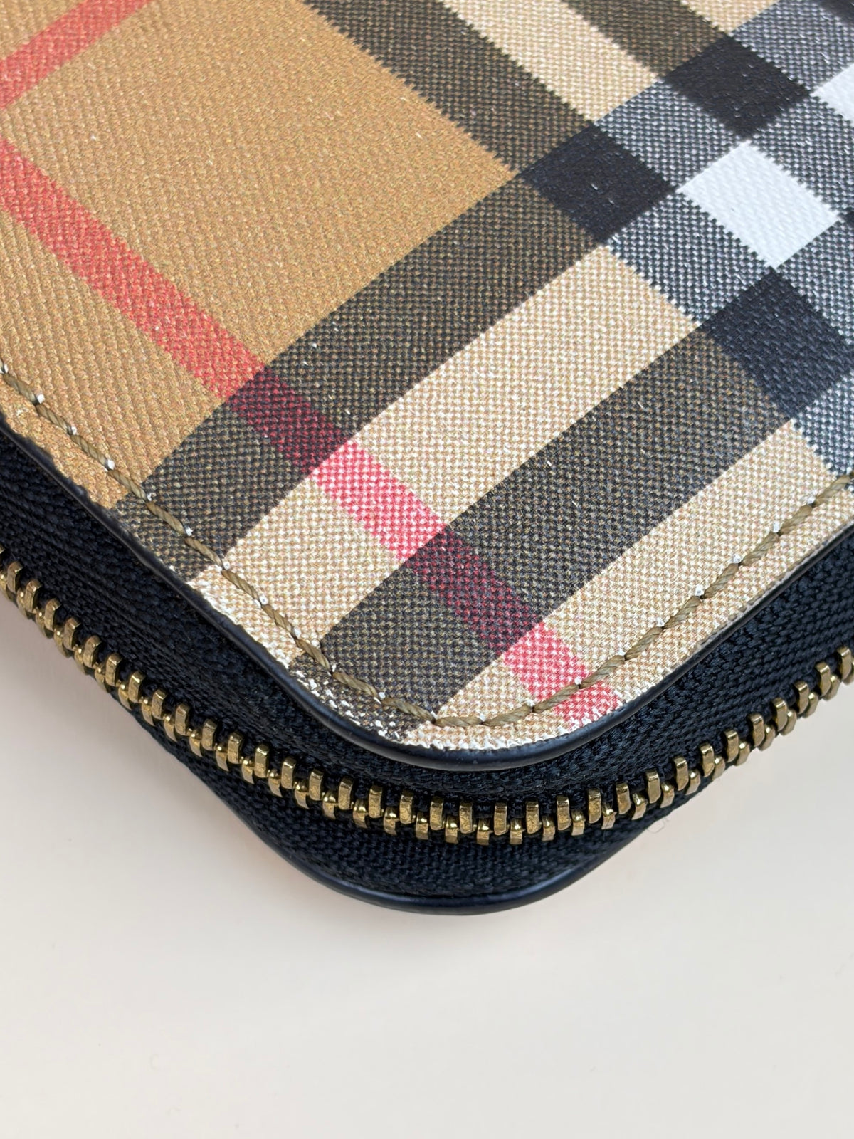 Burberry black/beige Vintage check elmore zip around long wallet