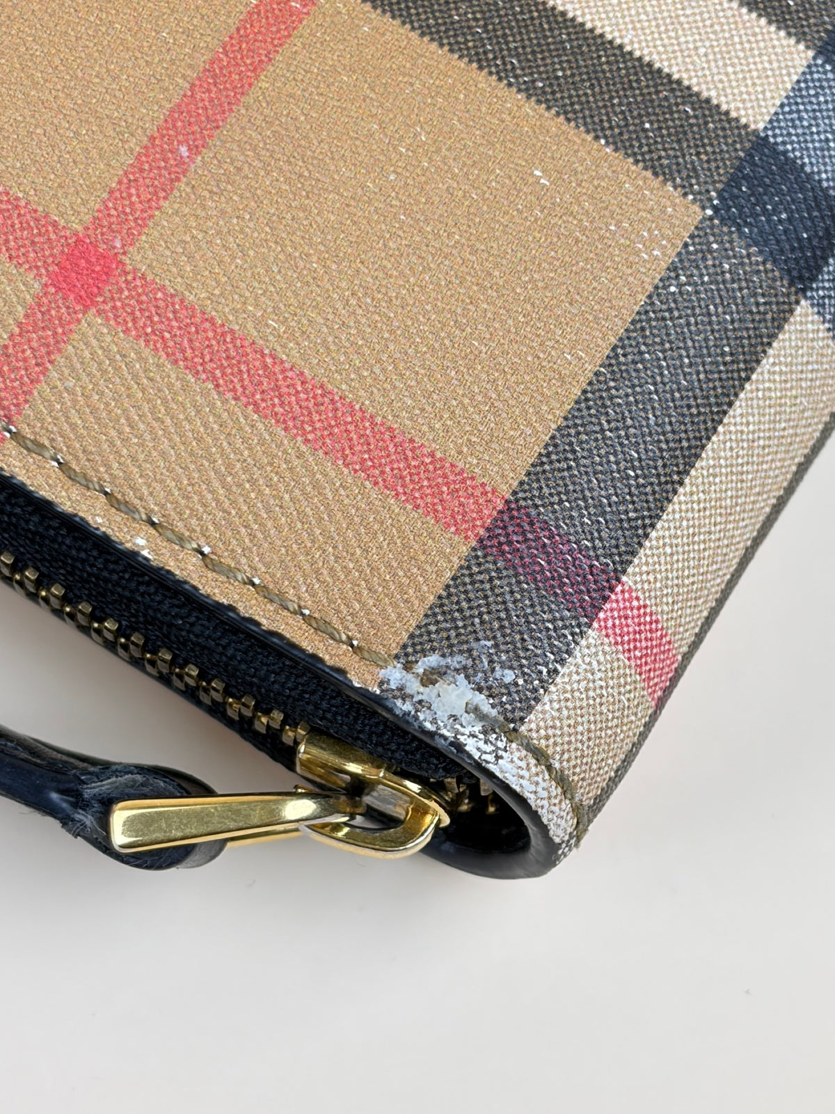 Burberry black/beige Vintage check elmore zip around long wallet