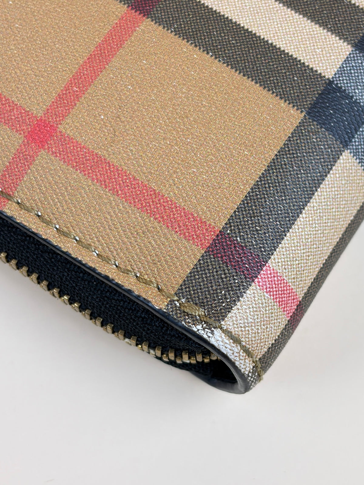 Burberry black/beige Vintage check elmore zip around long wallet