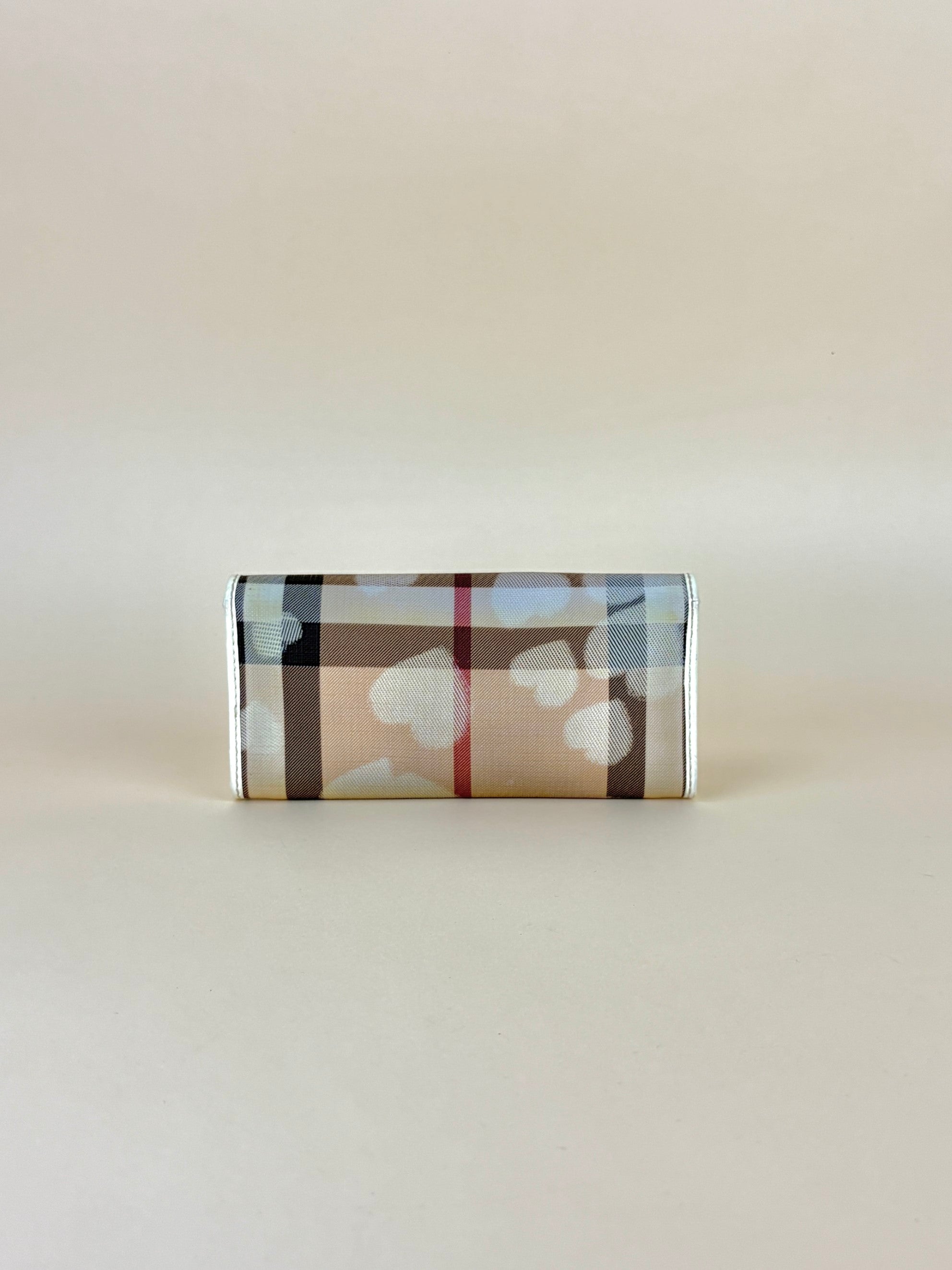 Burberry White Nova Check Heart Continental Wallet