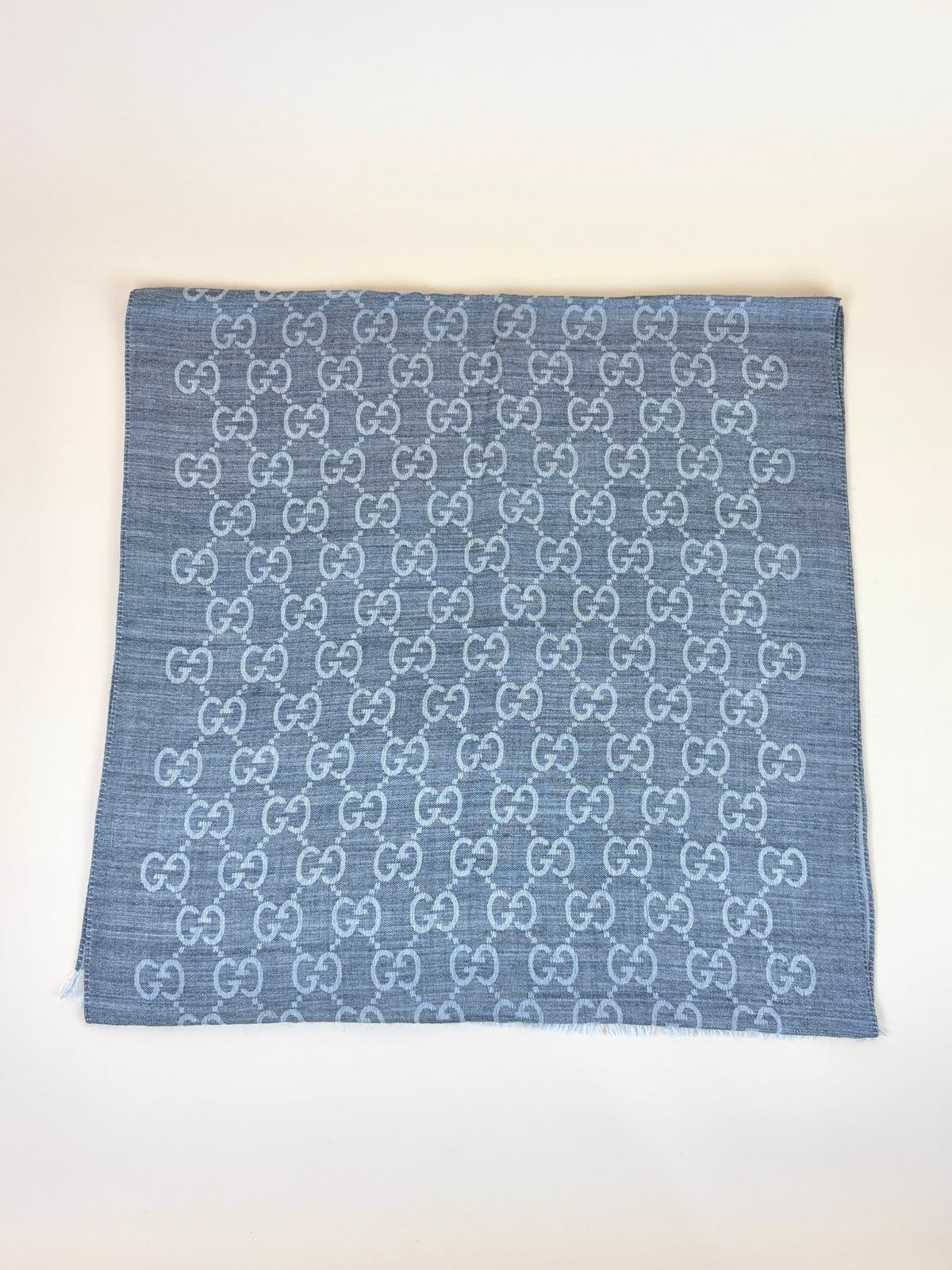Gucci grey lead GG Scarf