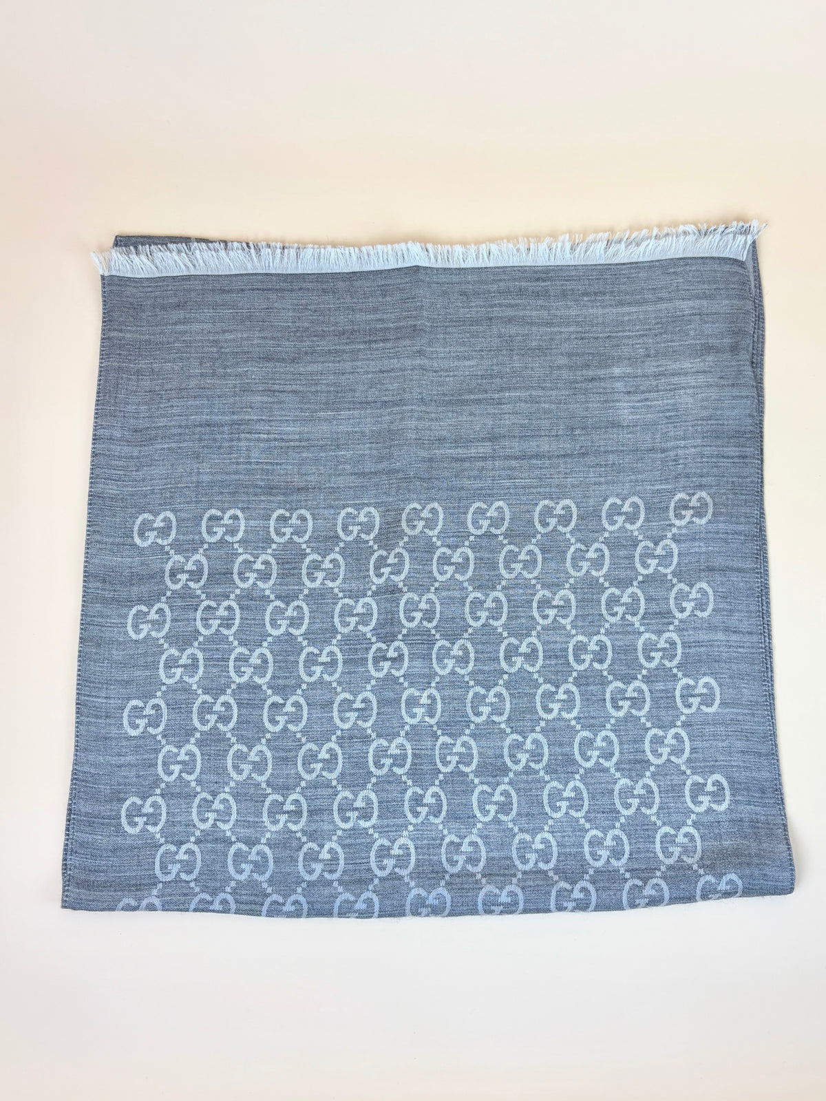 Gucci grey lead GG Scarf