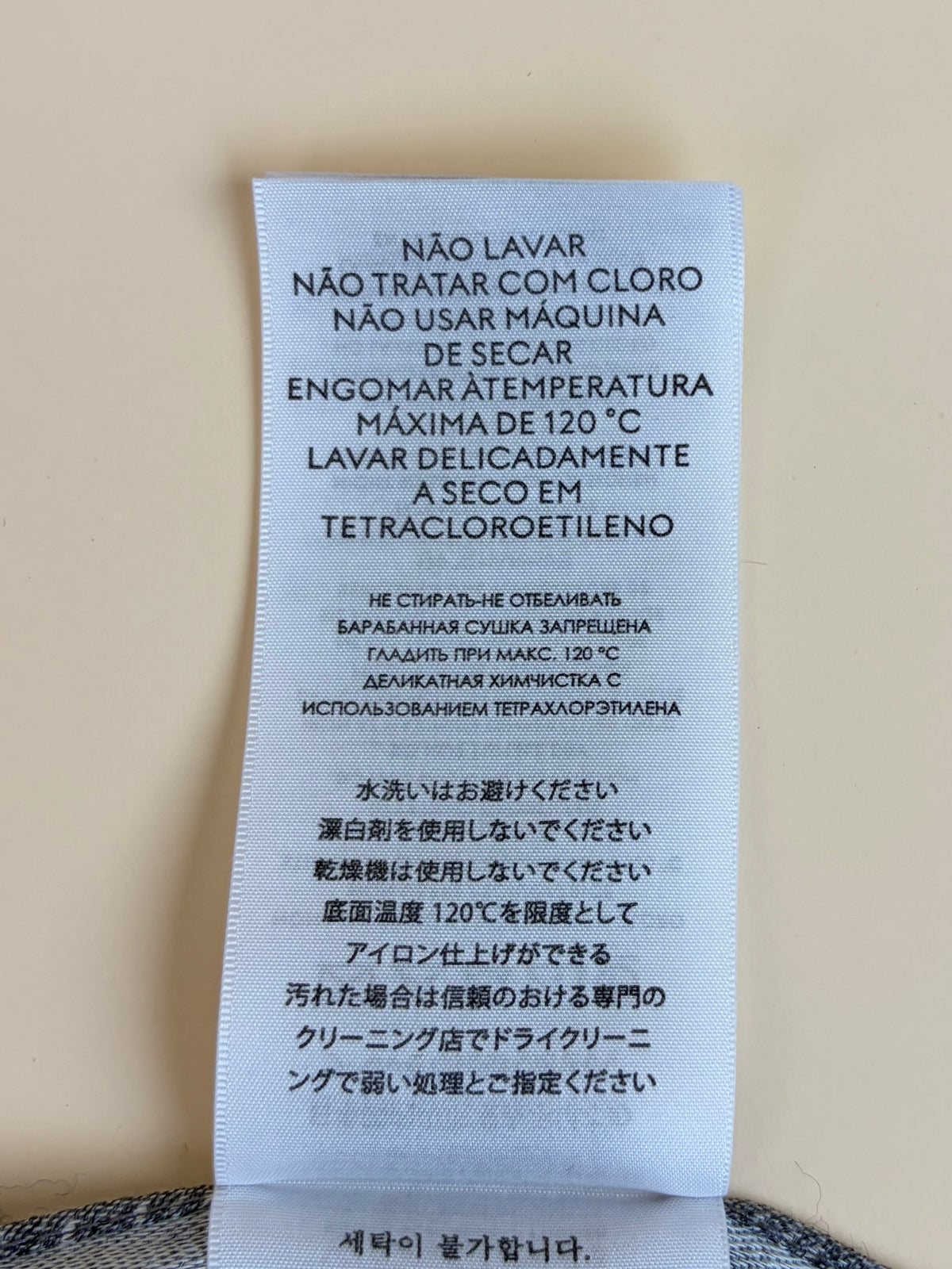 Gucci grey lead GG Scarf