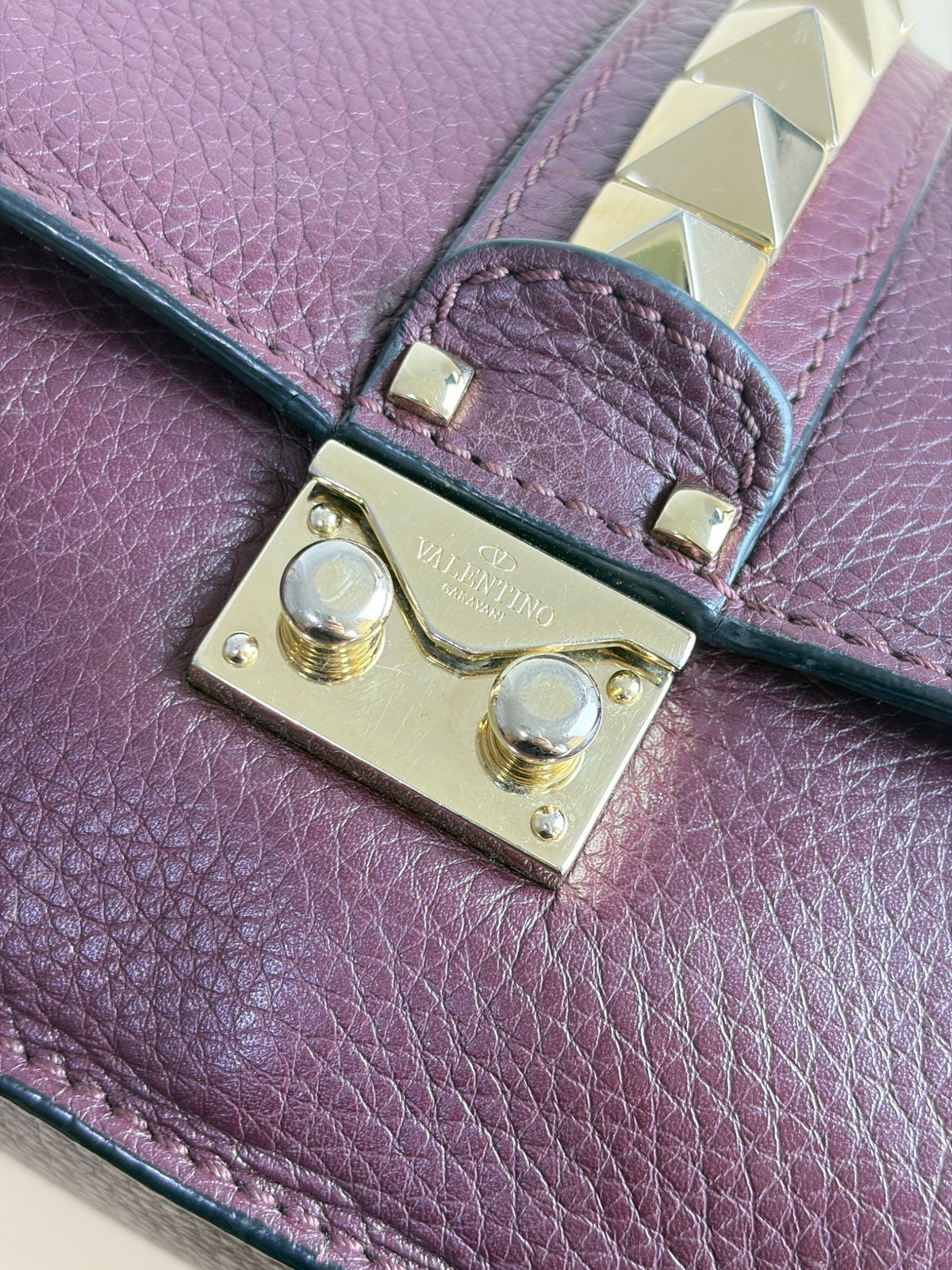 Valentino Burgandy pebbled calfskin glam lock Rockstud medium flap bag