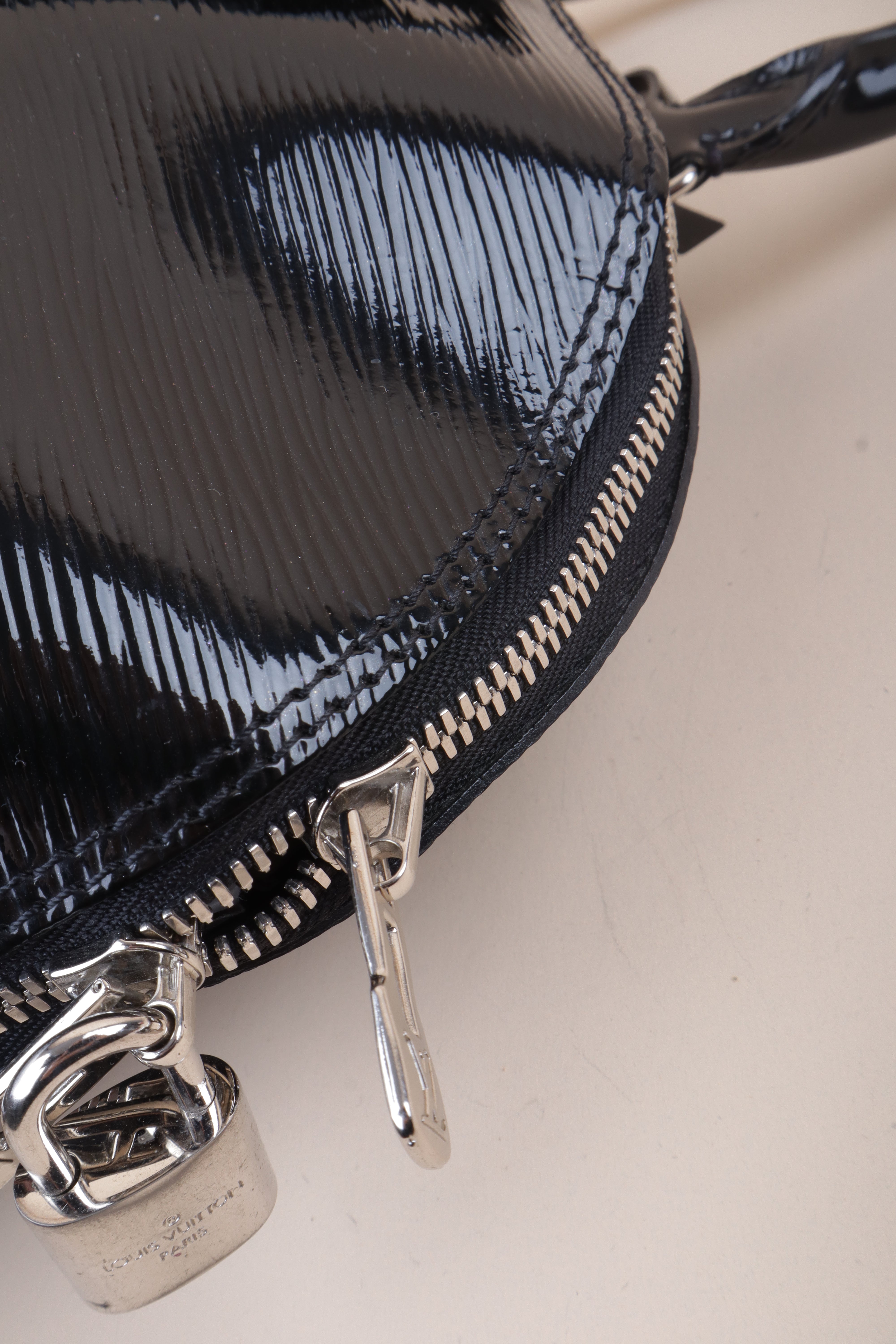 Louis Vuitton Black Vernis Alma epi MM