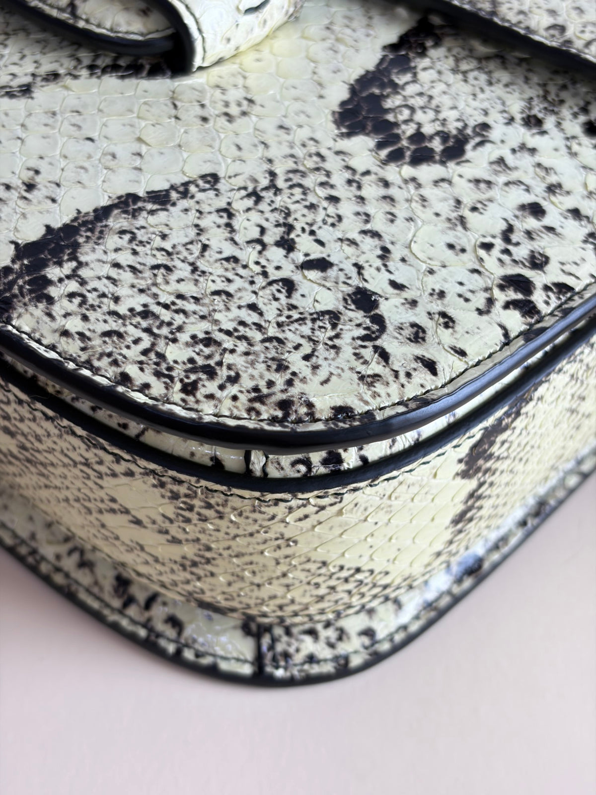 Gucci natural python leather horse bit 1955 medium