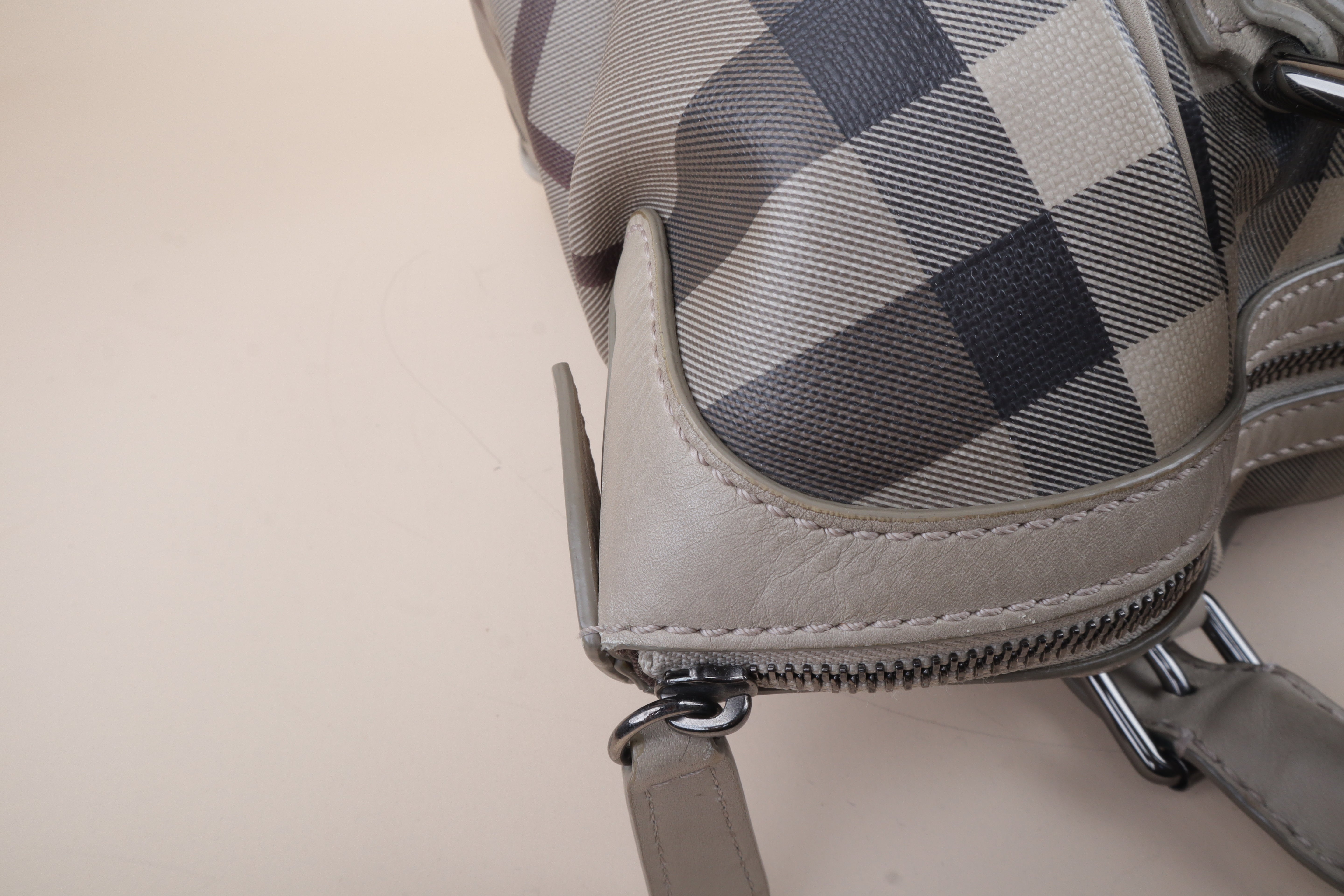 Burberry BAG  trench smoke check coted