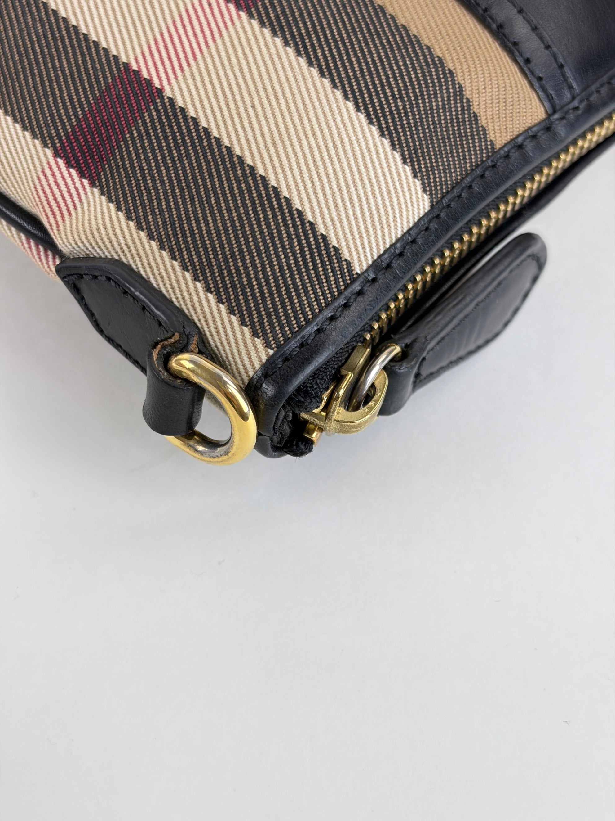 Burberry black leather /house check canvas Peyton