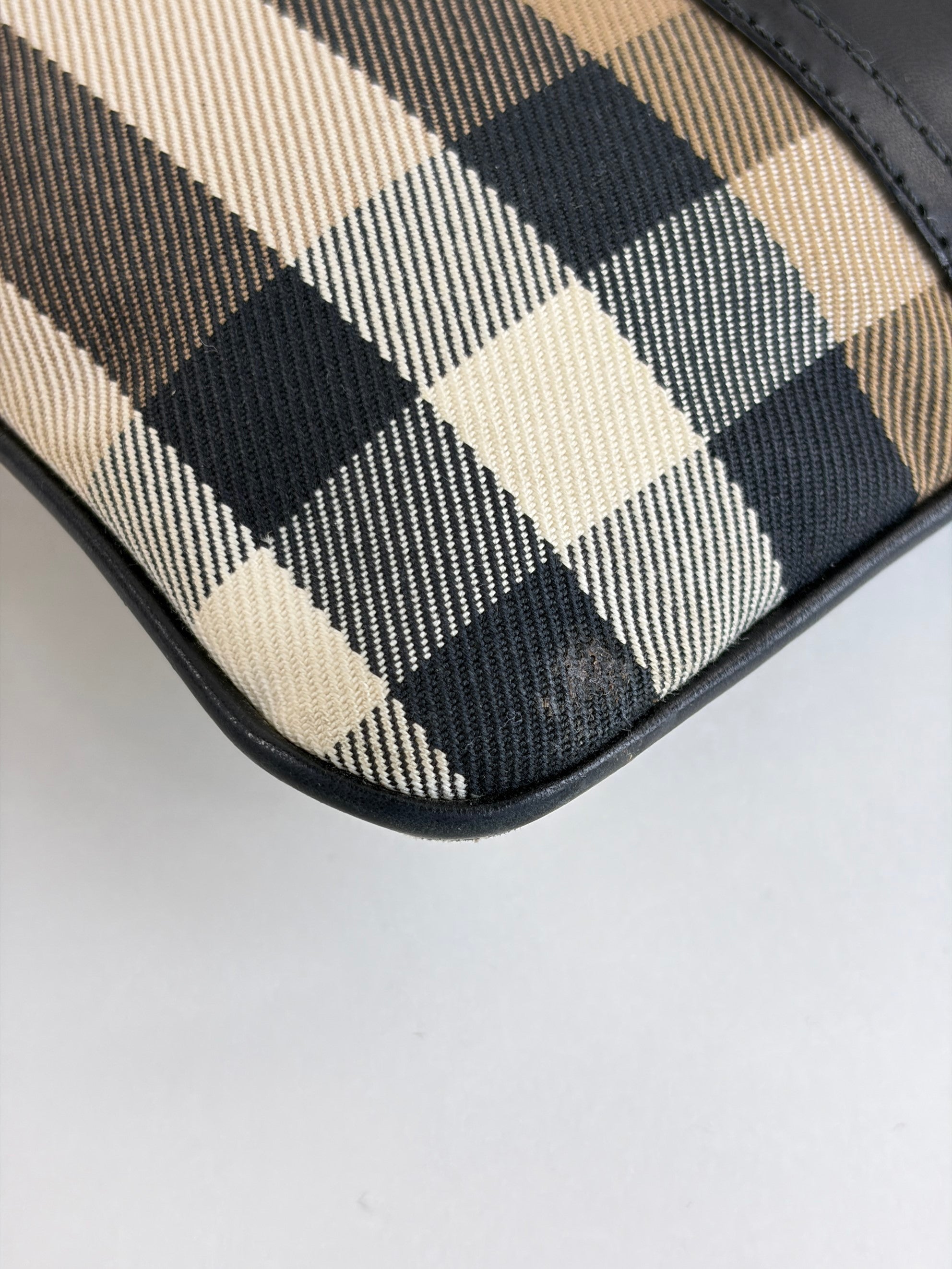 Burberry black leather /house check canvas Peyton