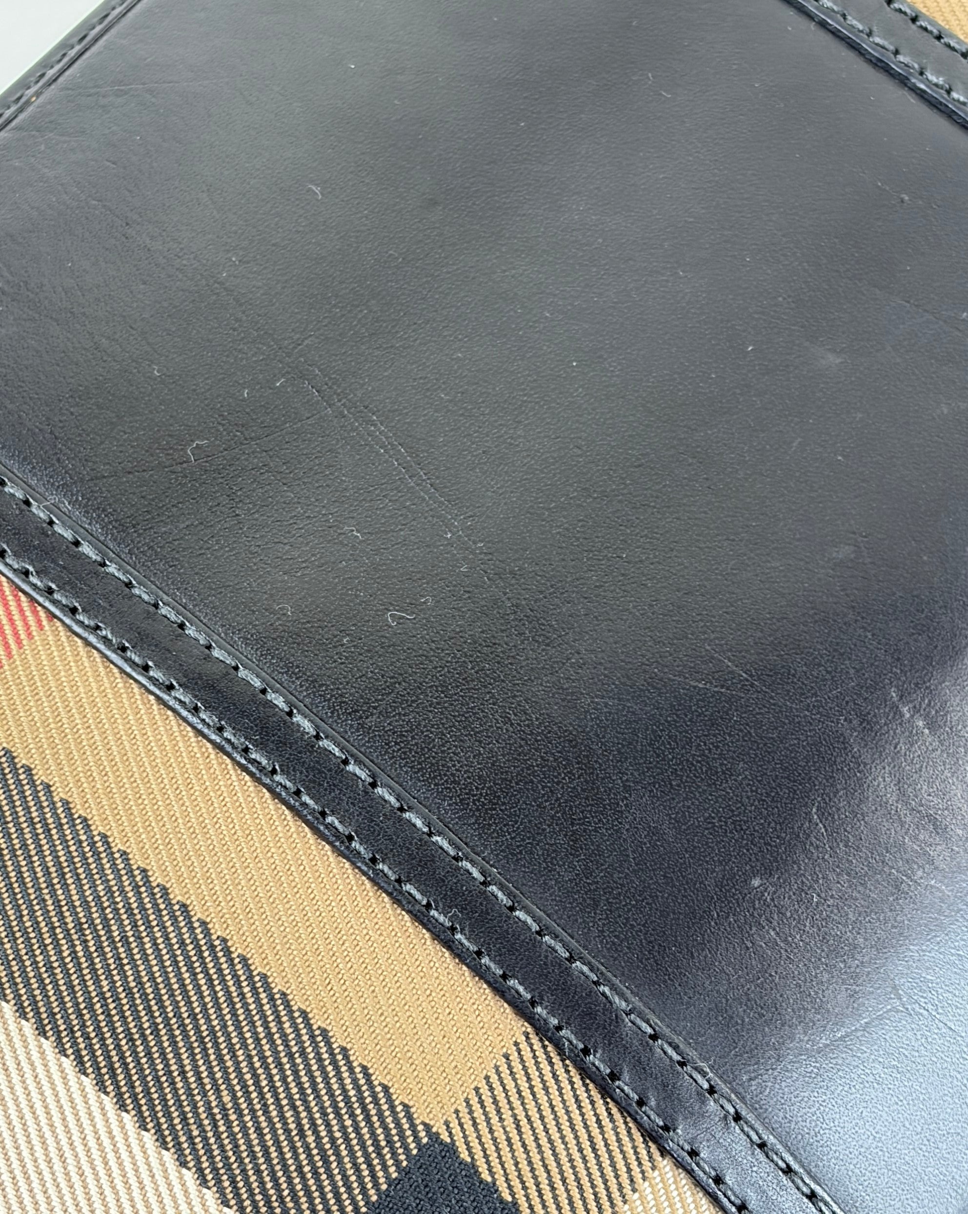 Burberry black leather /house check canvas Peyton