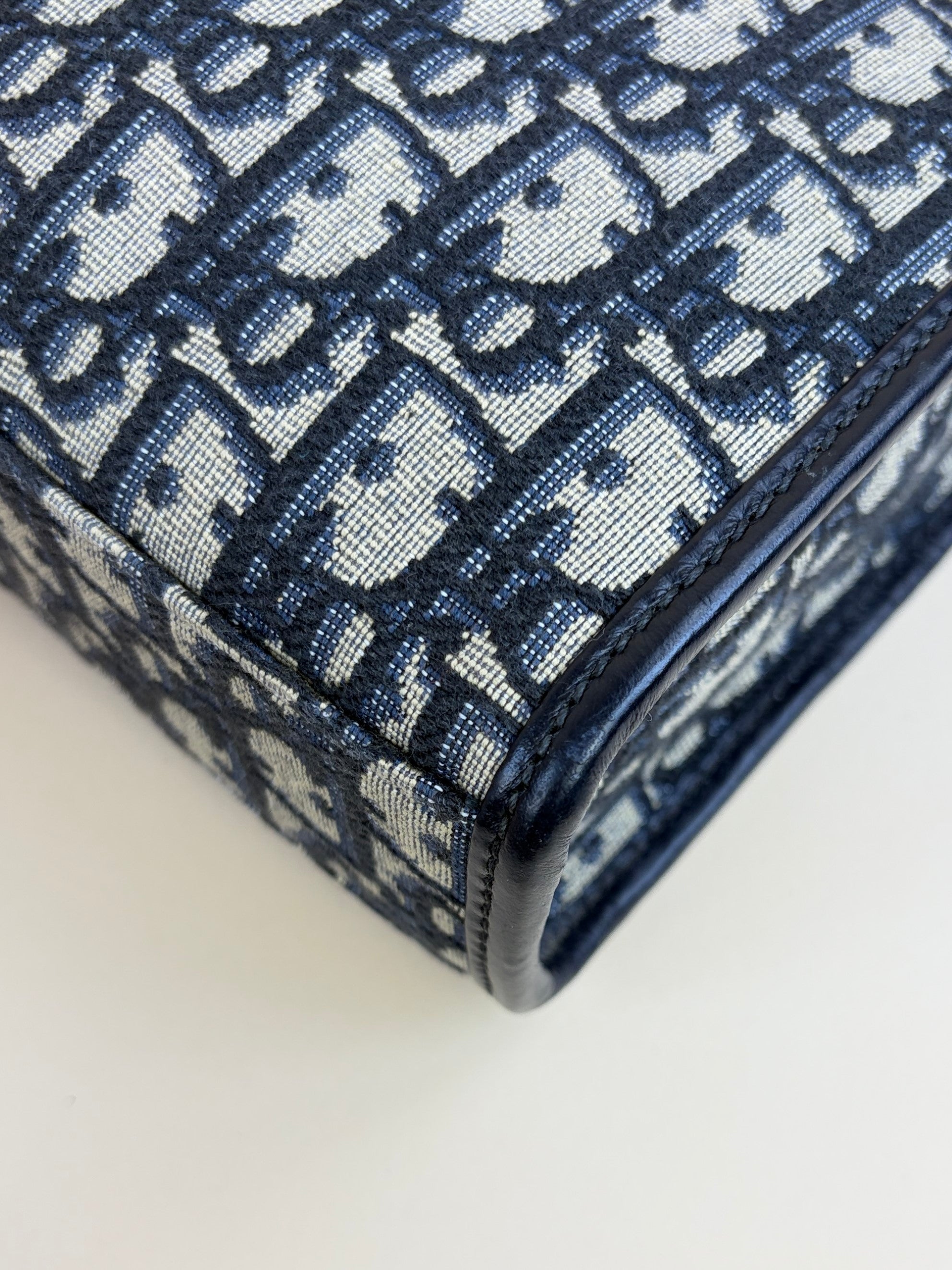 Christian Dior Blue Montaigne 30 Pouch