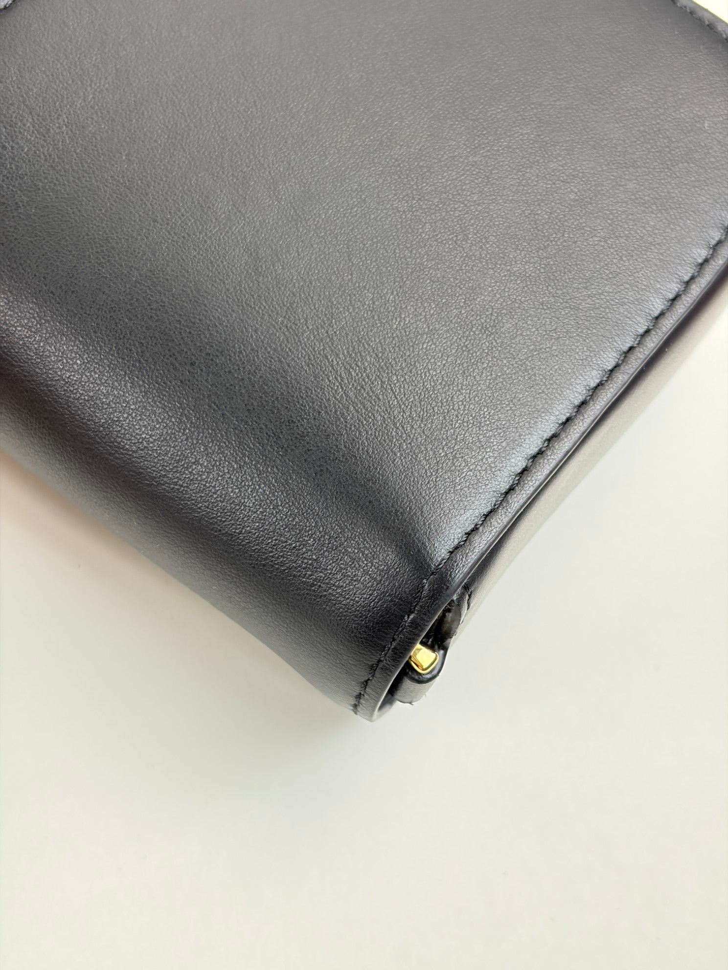 Fendi Black smooth leather Fendigraphy Wallet On Chain bag