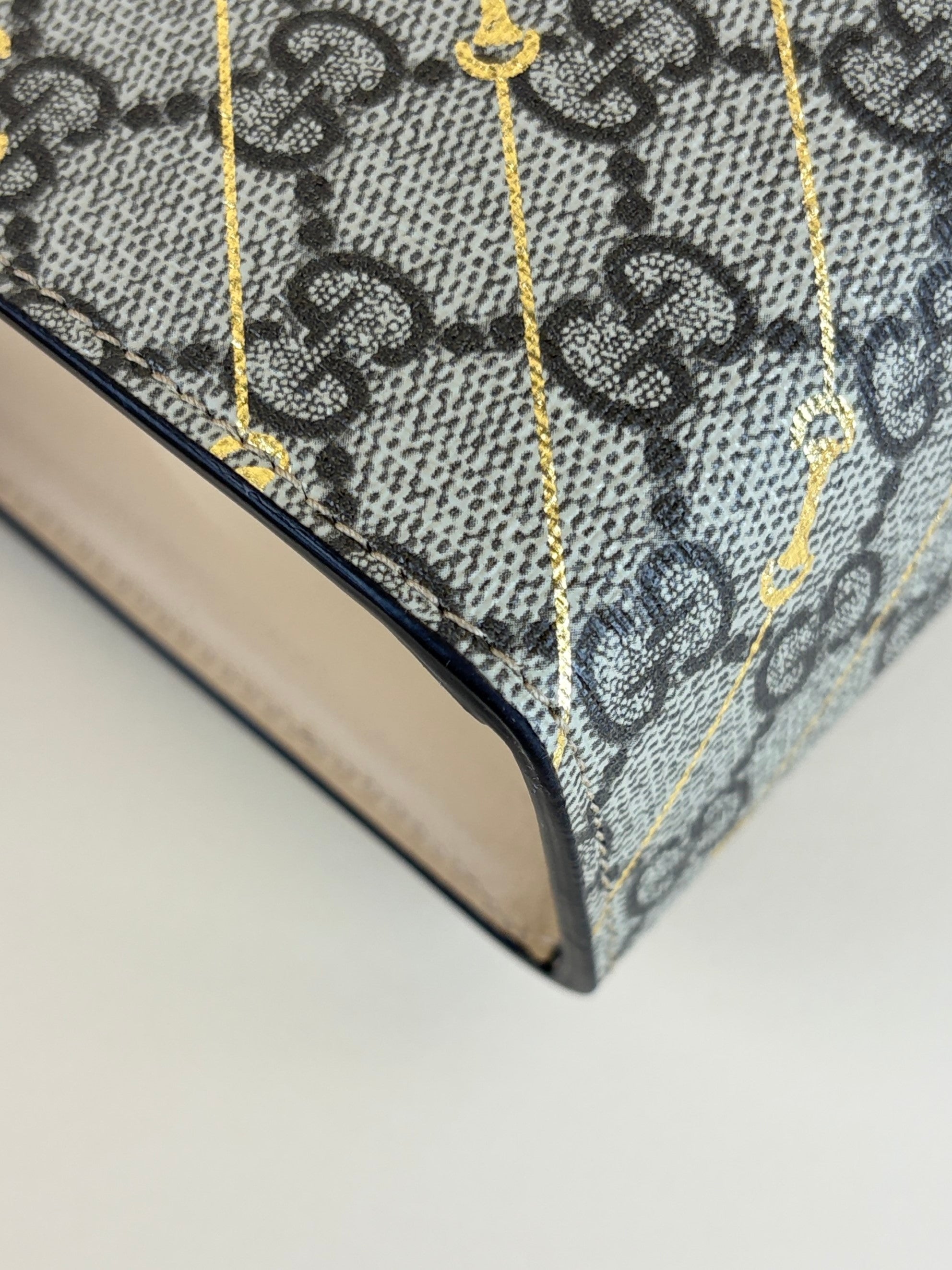 Gucci beige gg supreme monogram canvas and calfskin with gold horse bit print pouch