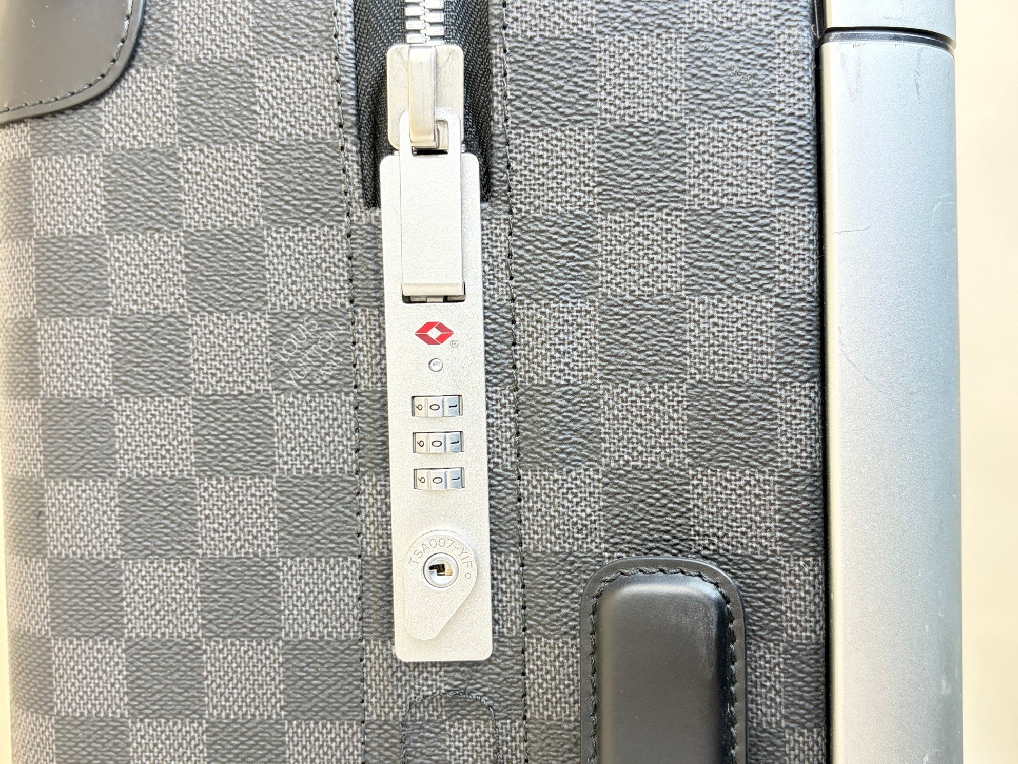 Louis Vuitton Bicolor Damier Graphite Horizon 50 Rolling Luggage Bag