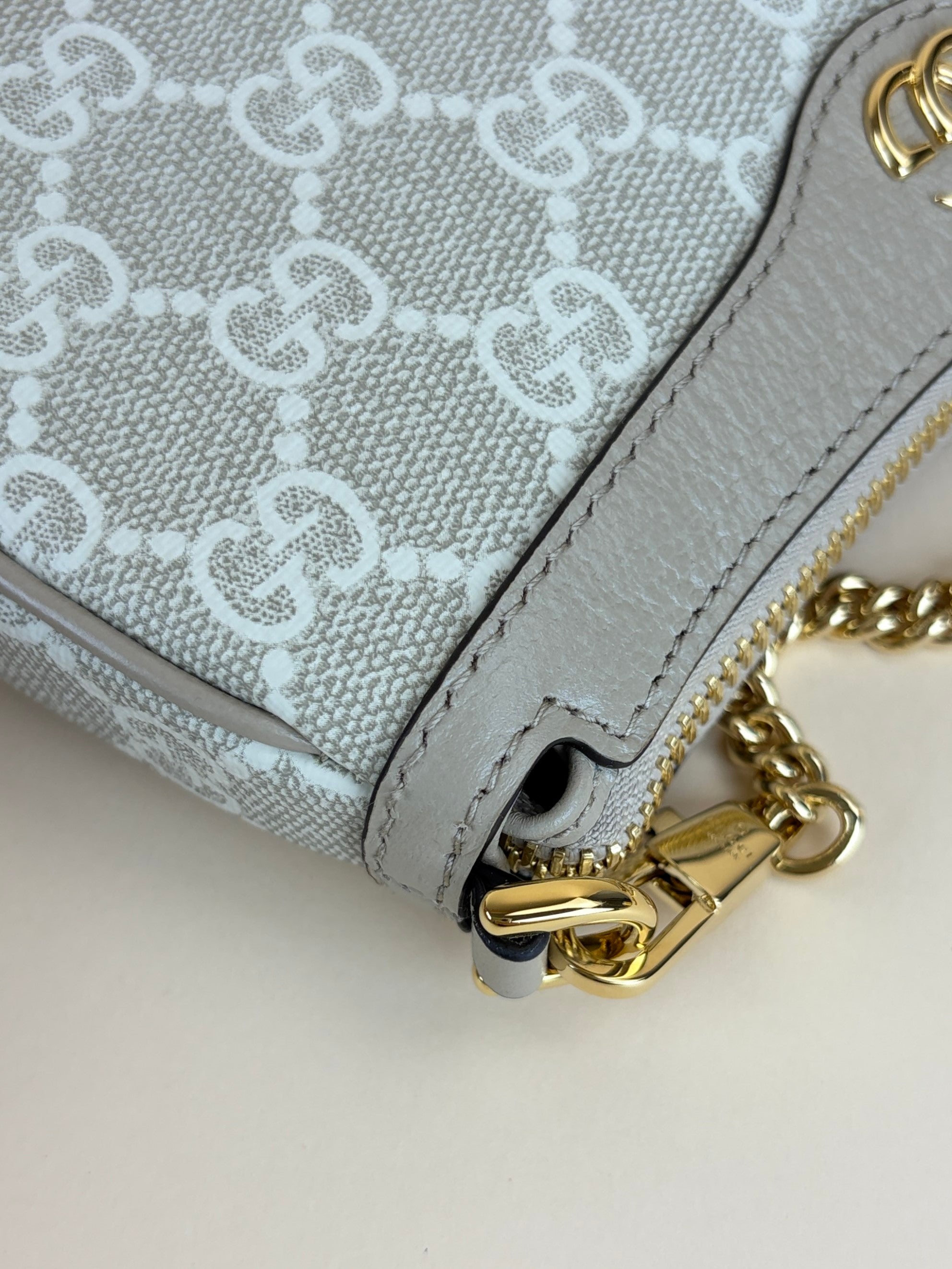 Gucci beige and white gg supreme canvas Ophidia mini bag