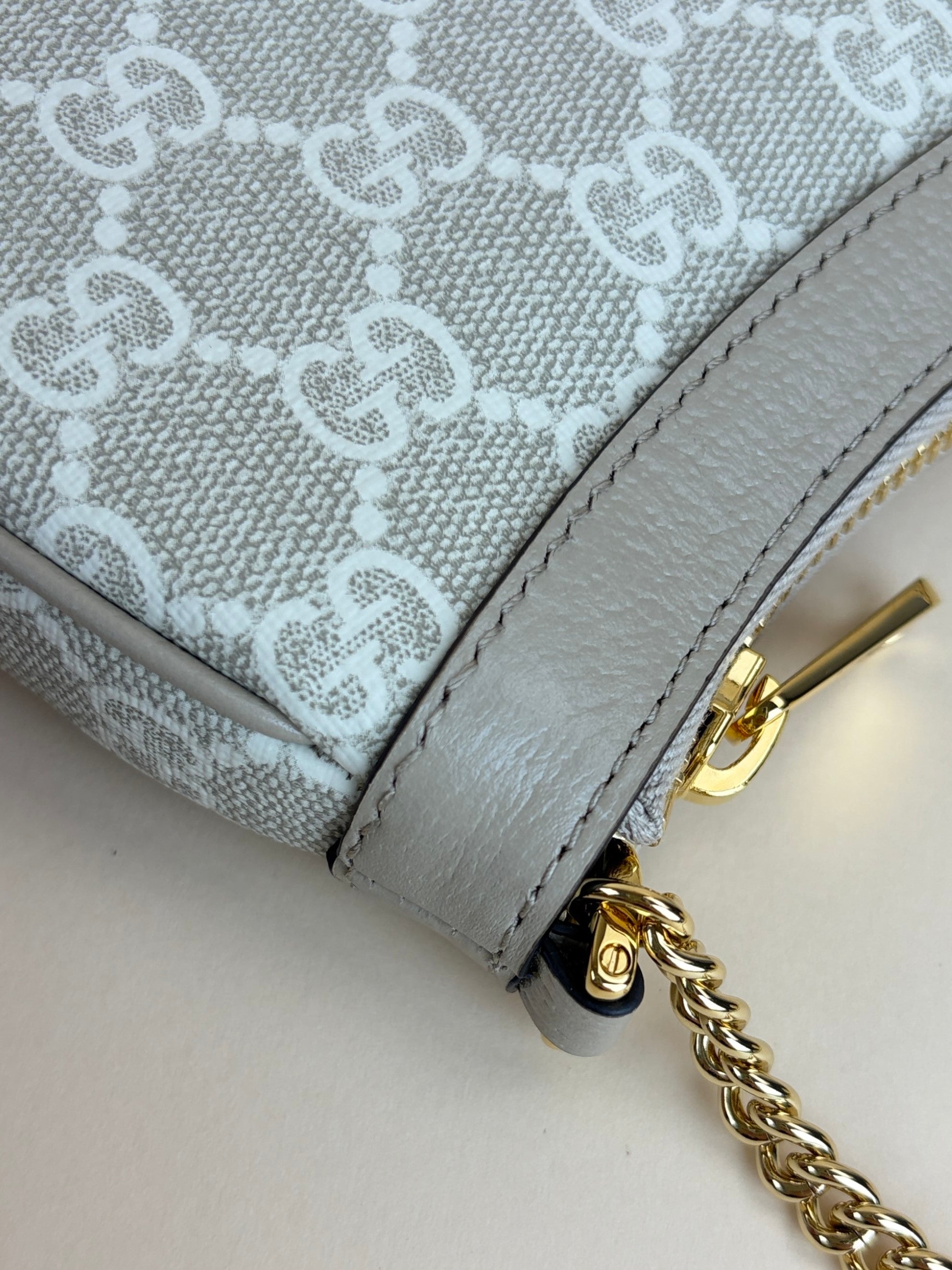 Gucci beige and white gg supreme canvas Ophidia mini bag