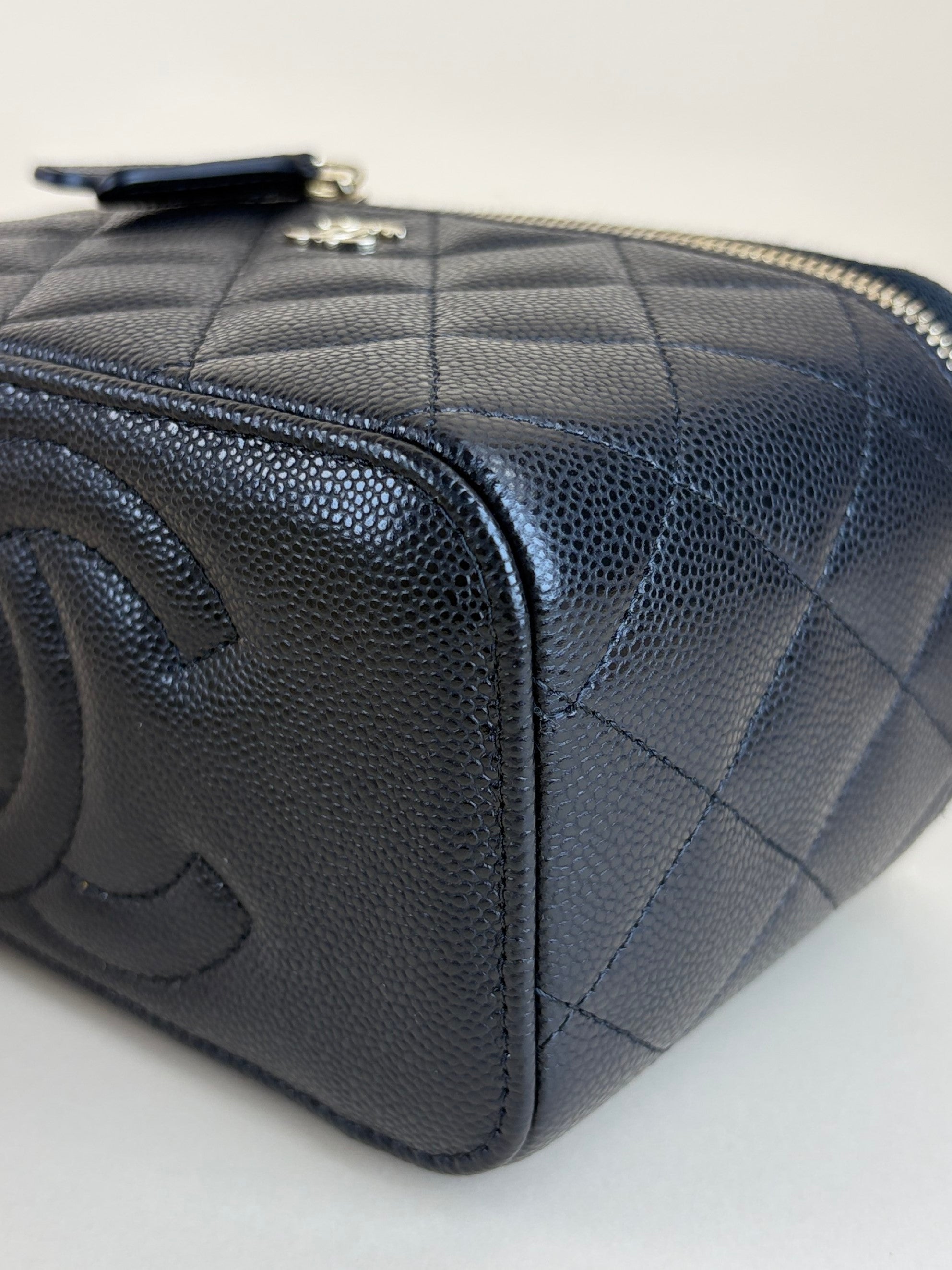 Chanel black euro caviar quilted Small Vanity Chain Case